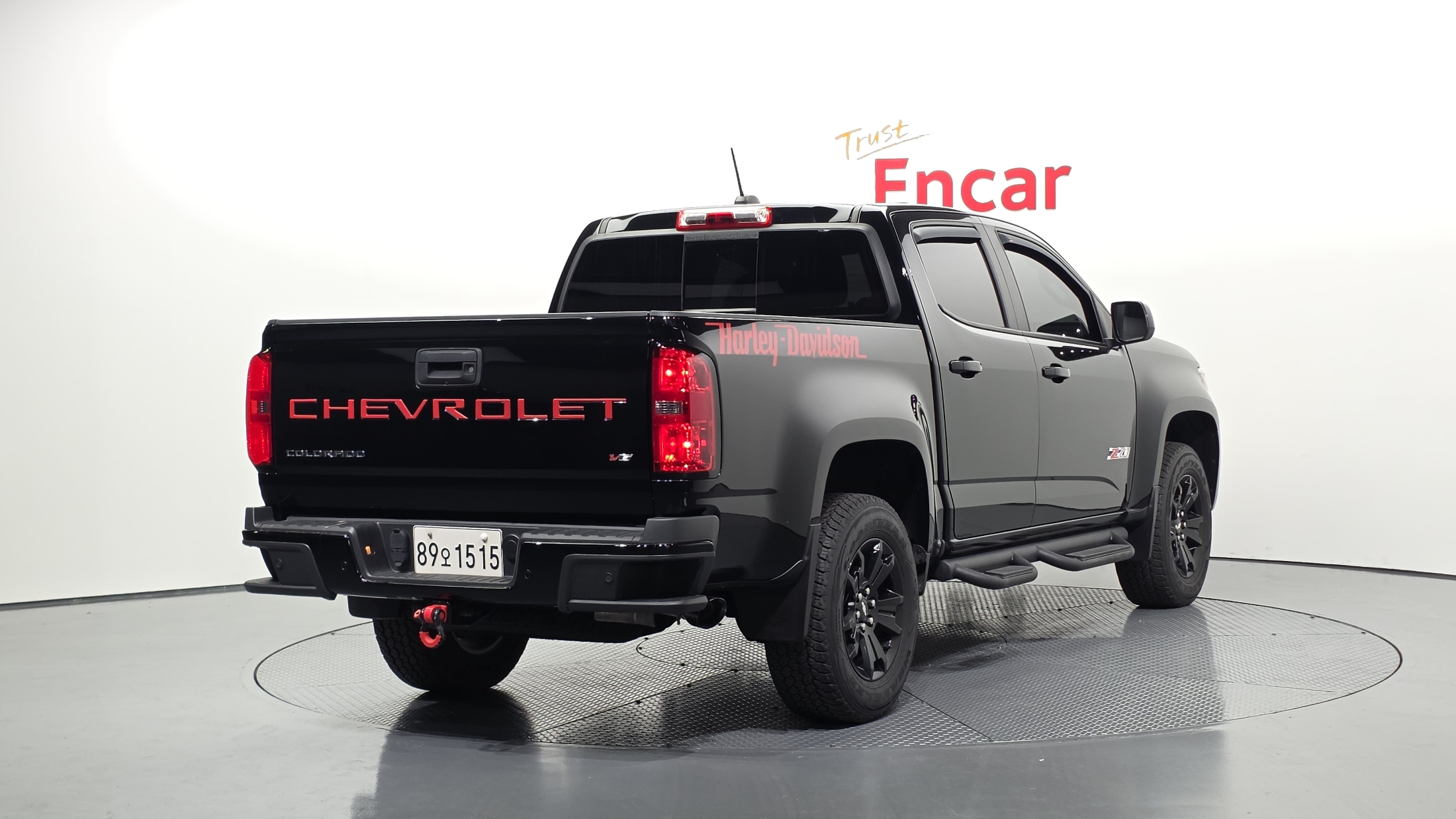 CHEVROLET COLORADO photo 2