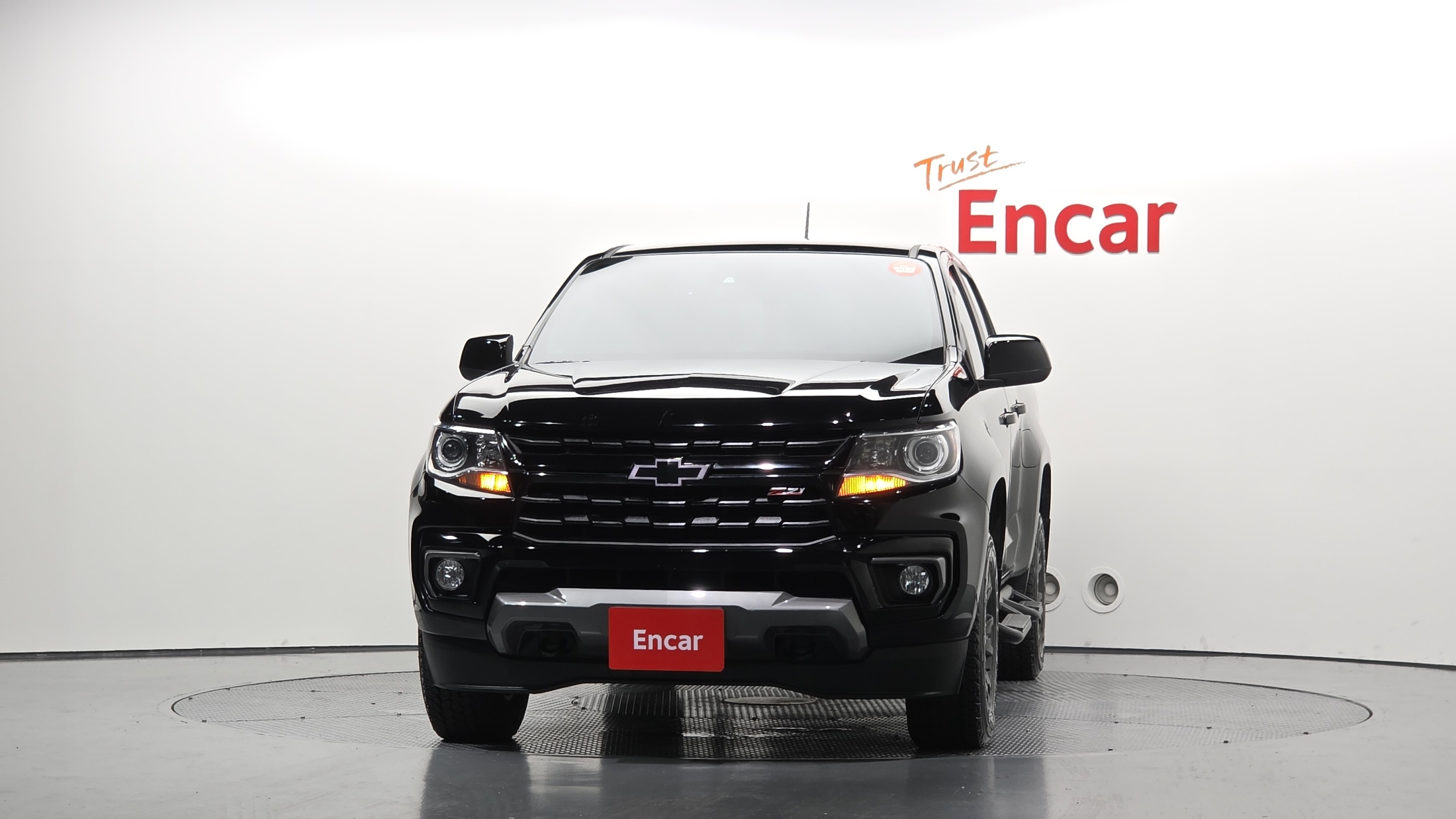 CHEVROLET COLORADO photo 2