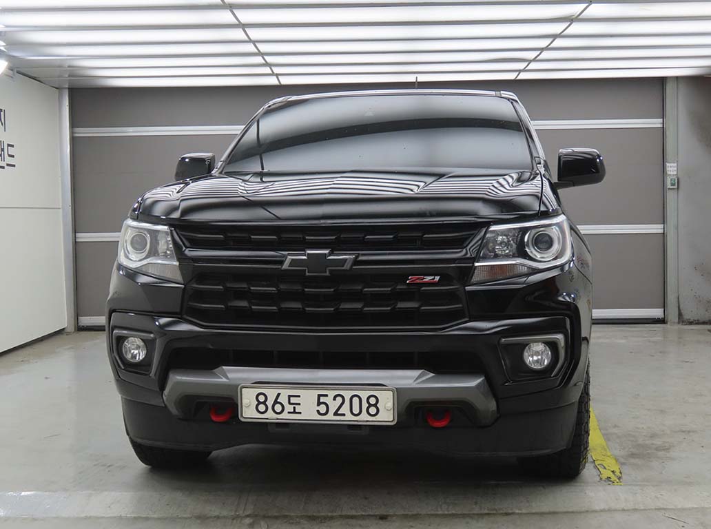 CHEVROLET COLORADO photo 2