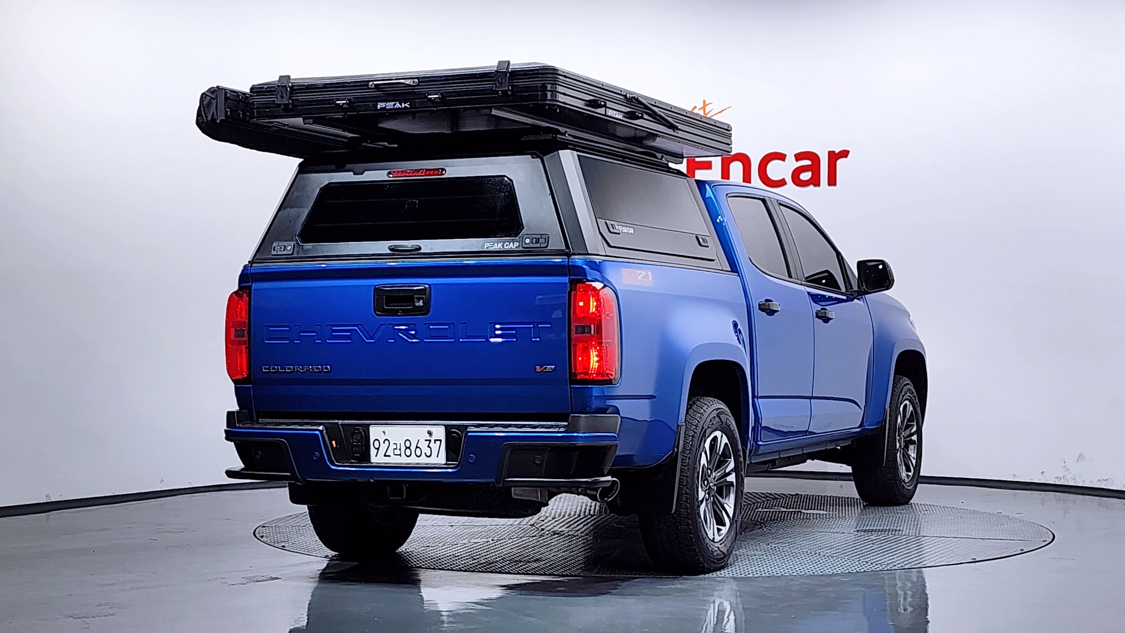 CHEVROLET COLORADO photo 2