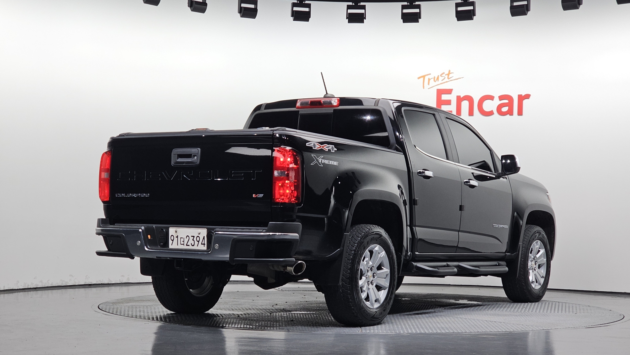 CHEVROLET COLORADO photo 2