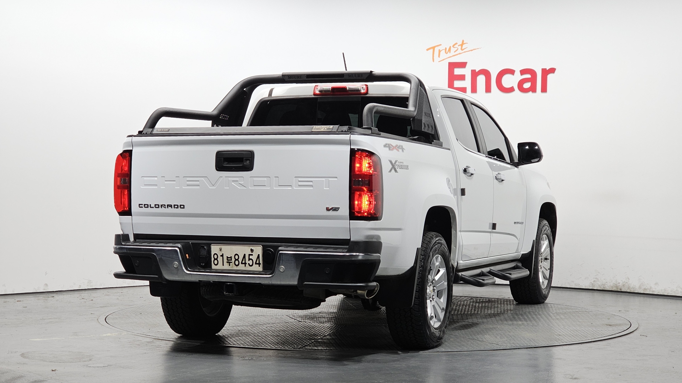 CHEVROLET COLORADO photo 2