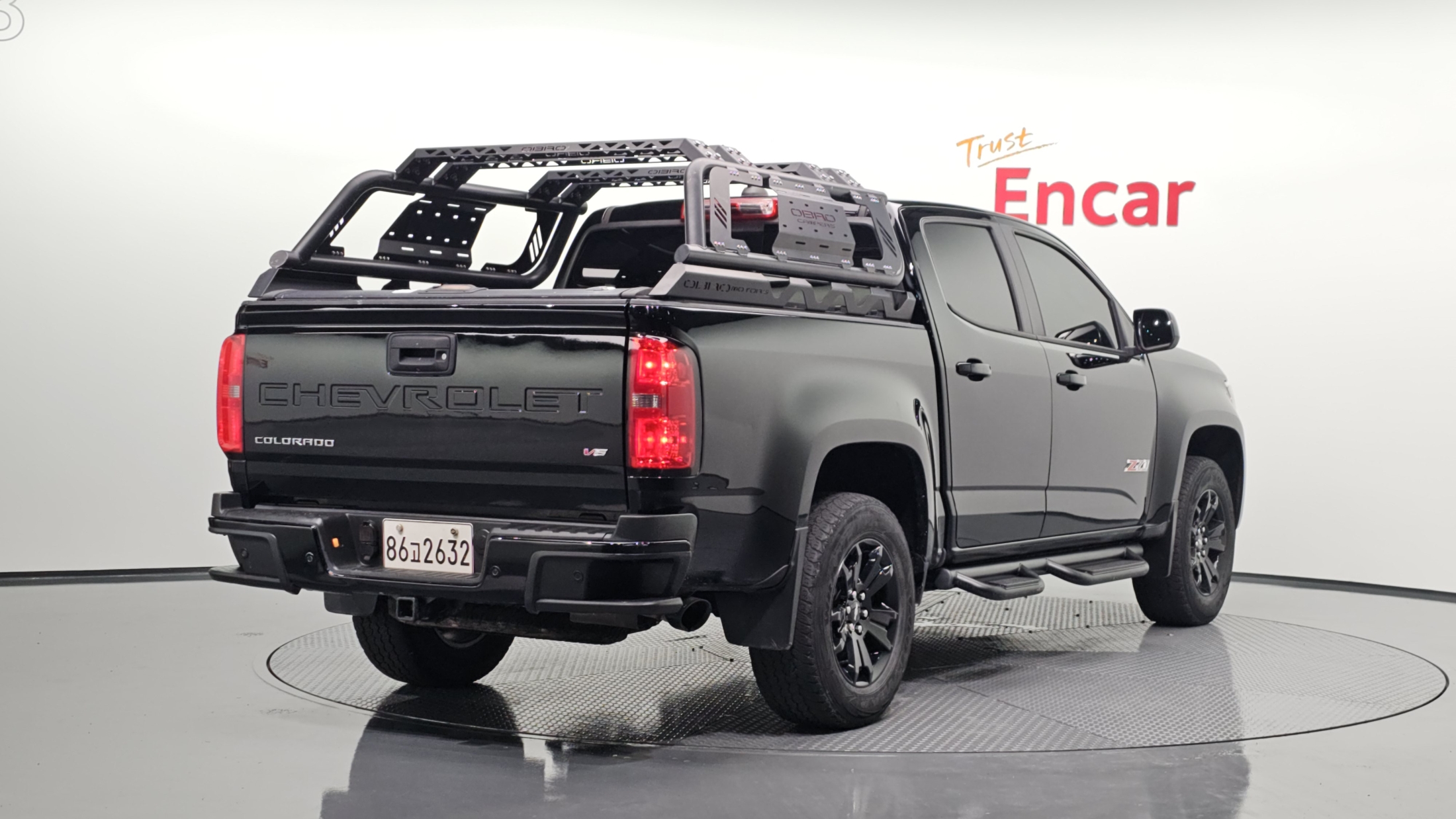 CHEVROLET COLORADO photo 2