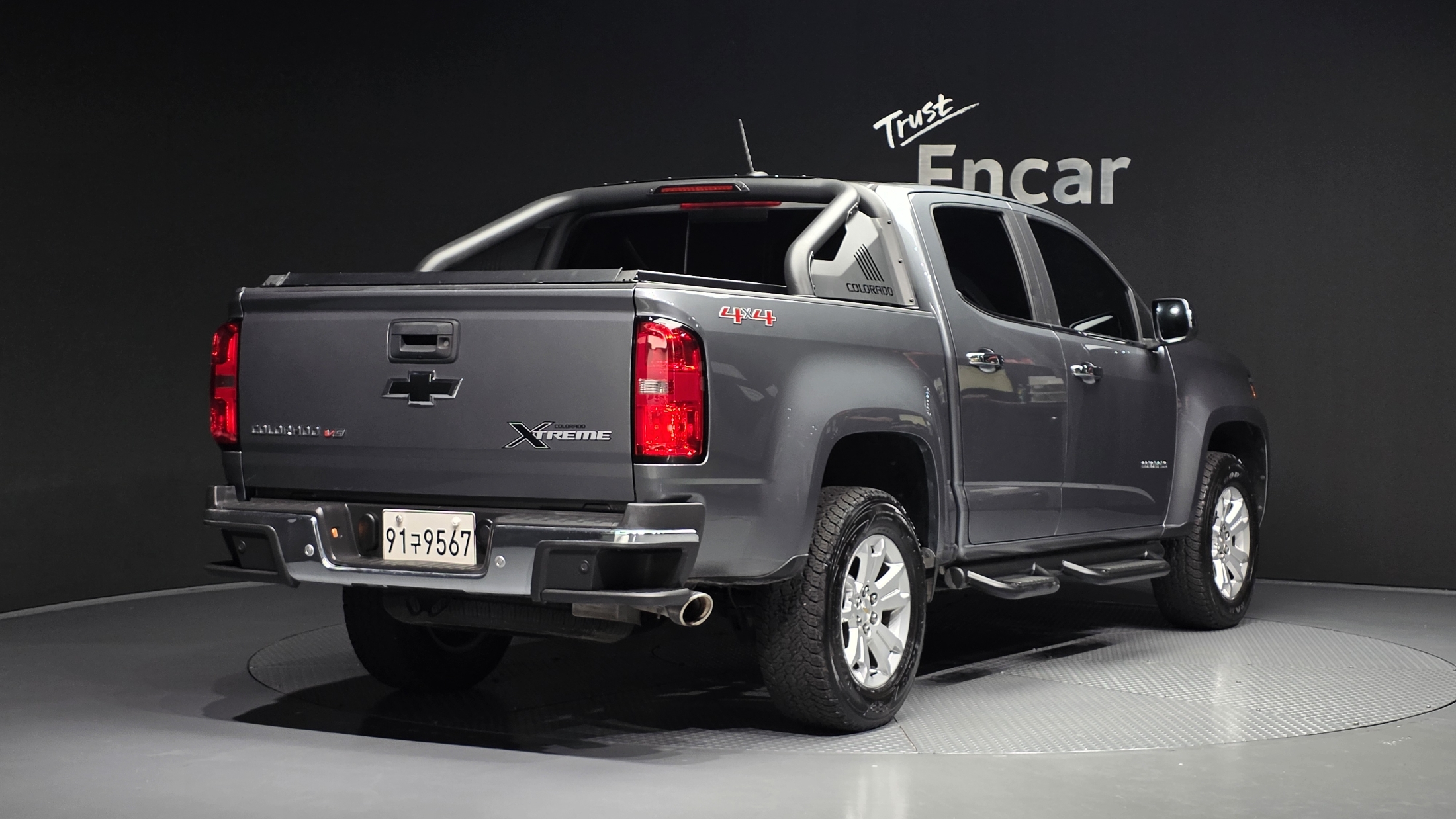 CHEVROLET COLORADO photo 2