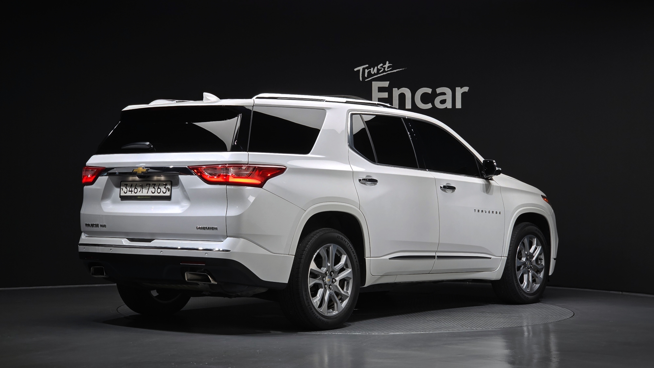 CHEVROLET TRAVERSE photo 2