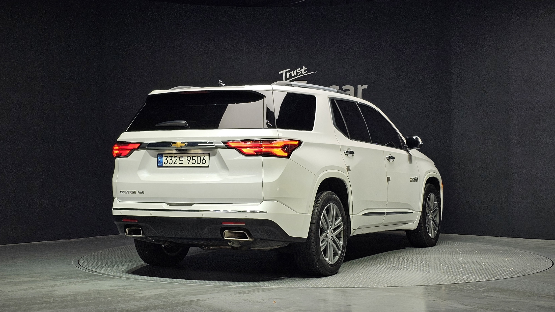 CHEVROLET TRAVERSE photo 2