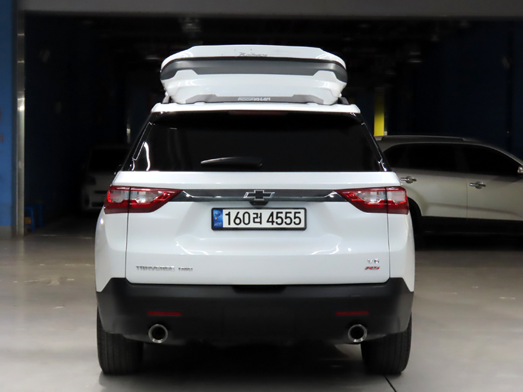 CHEVROLET TRAVERSE photo 3