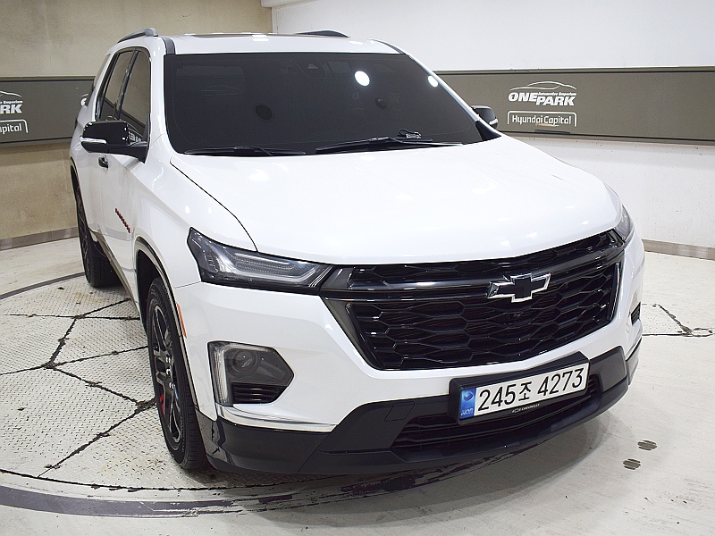 CHEVROLET TRAVERSE photo 3