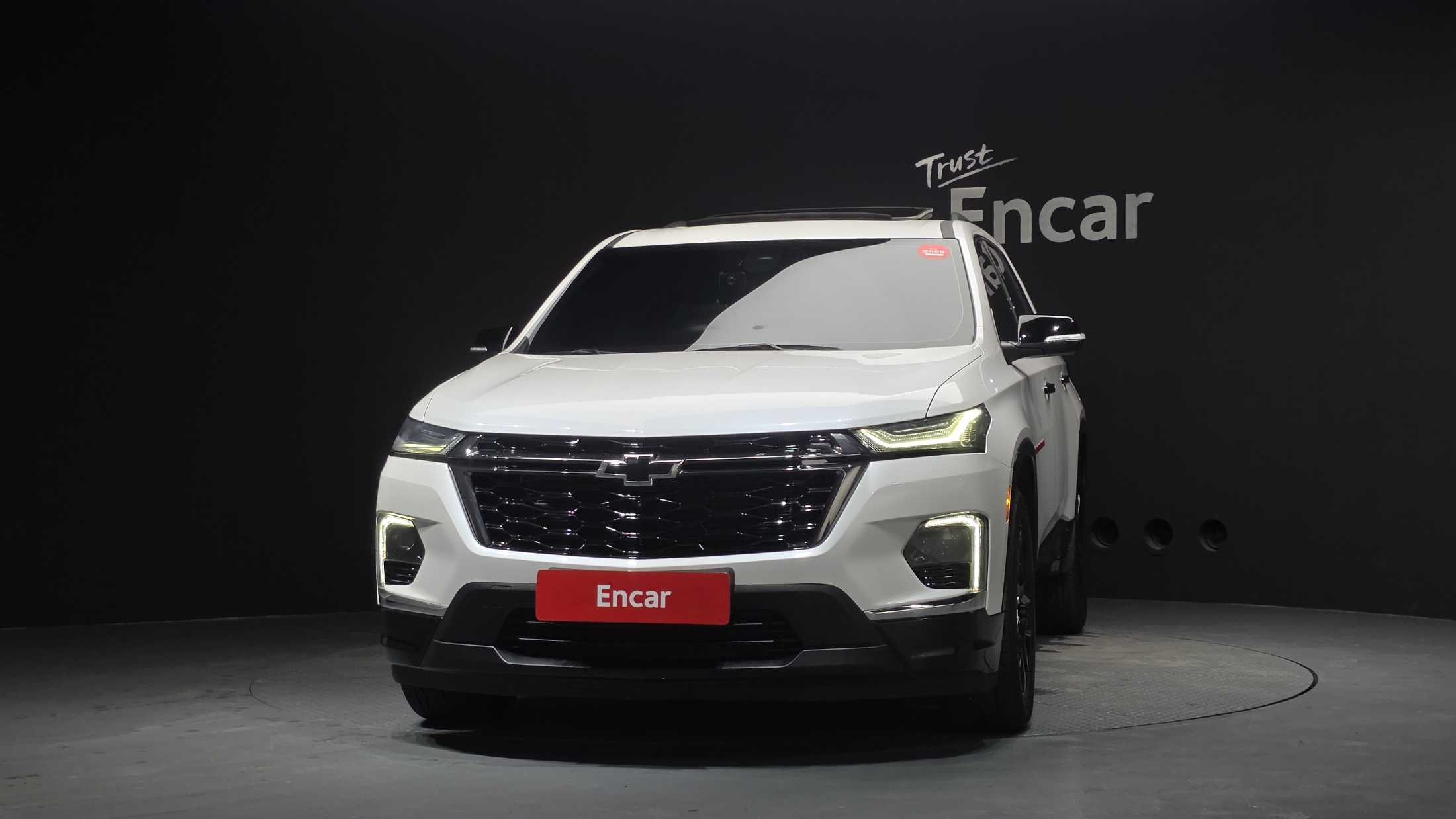 CHEVROLET TRAVERSE photo 2