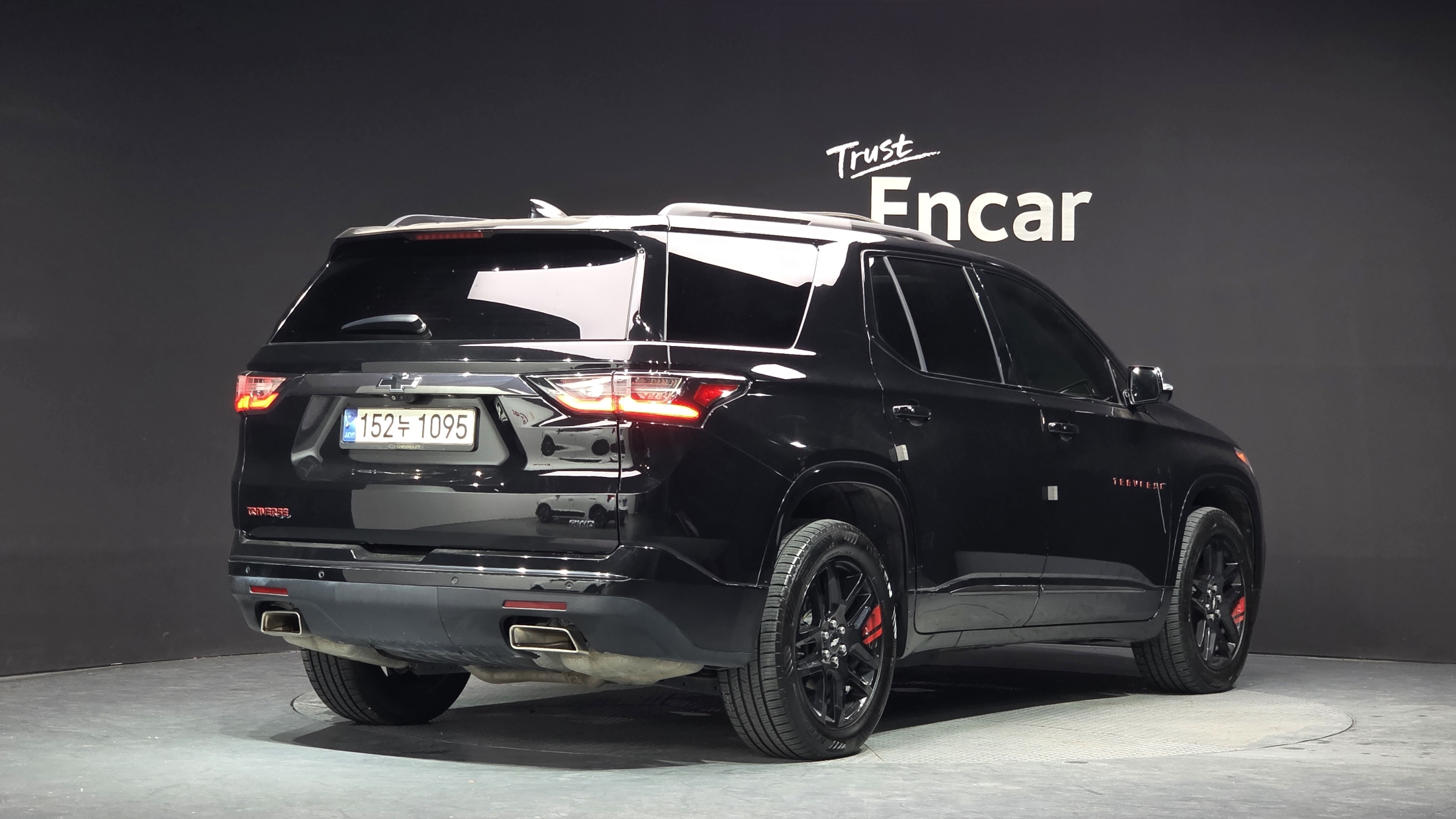 CHEVROLET TRAVERSE photo 2