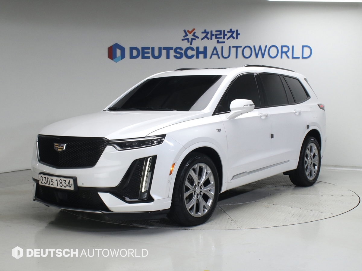 CADILLAC XT6