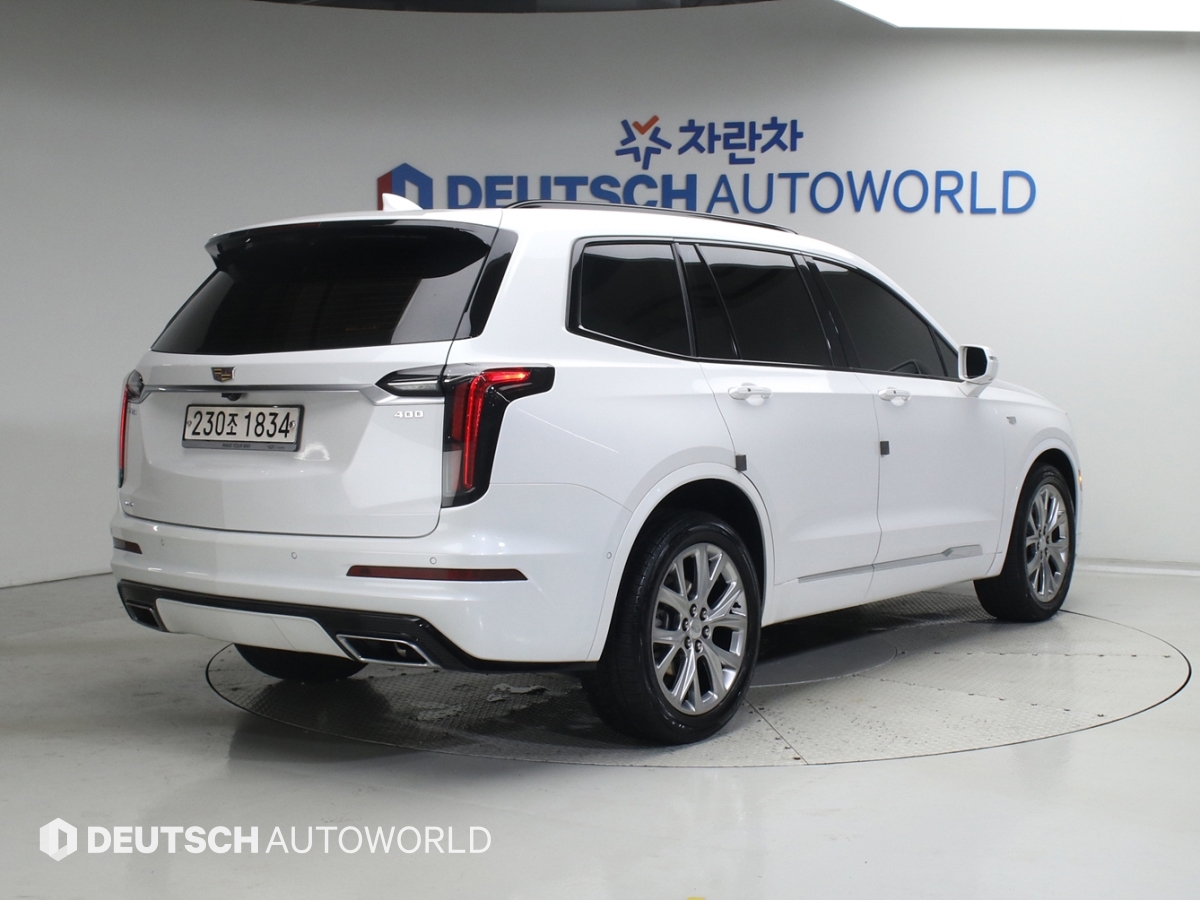 CADILLAC XT6 photo 2