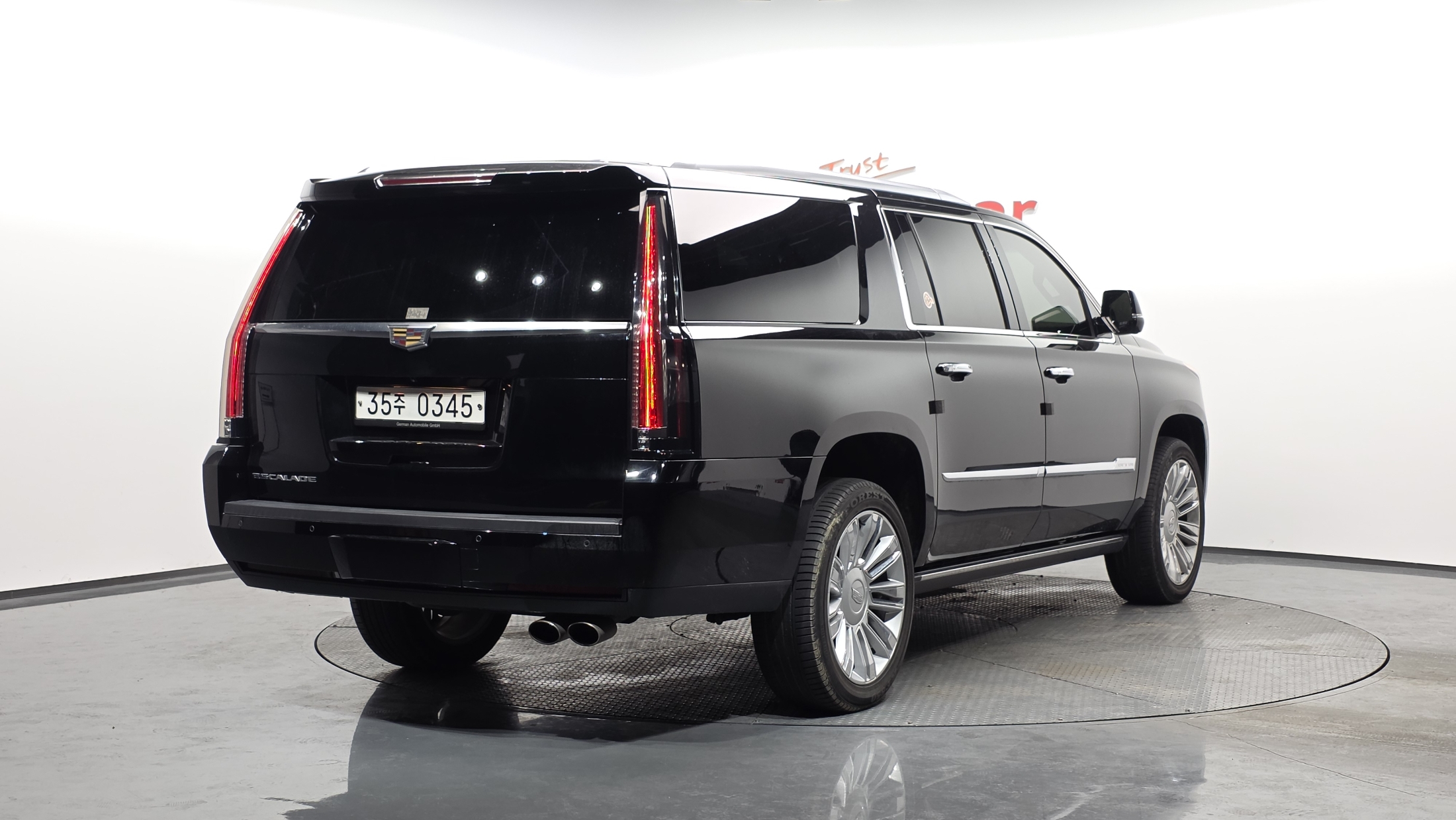 CADILLAC ESCALADE photo 2