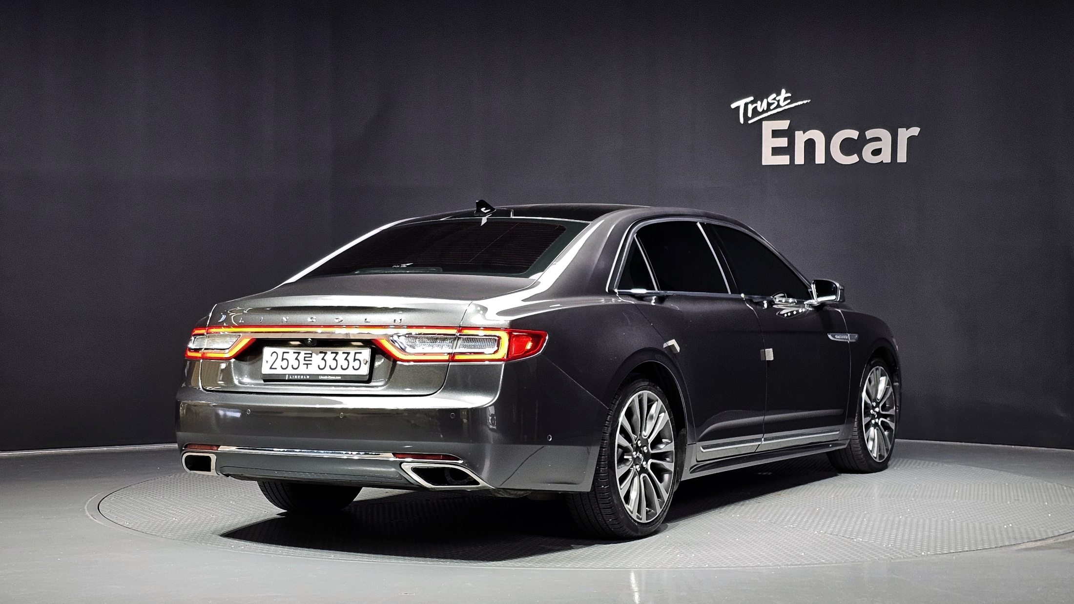 LINCOLN CONTINENTAL photo 2