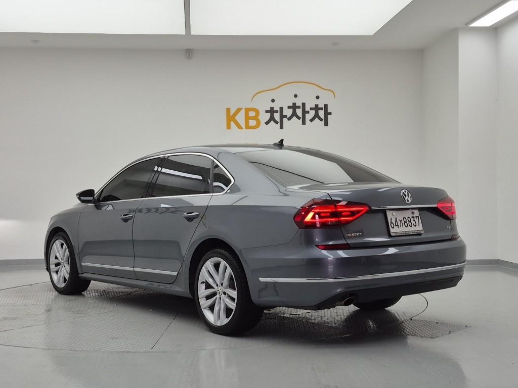 VOLKSWAGEN PASSAT photo 3