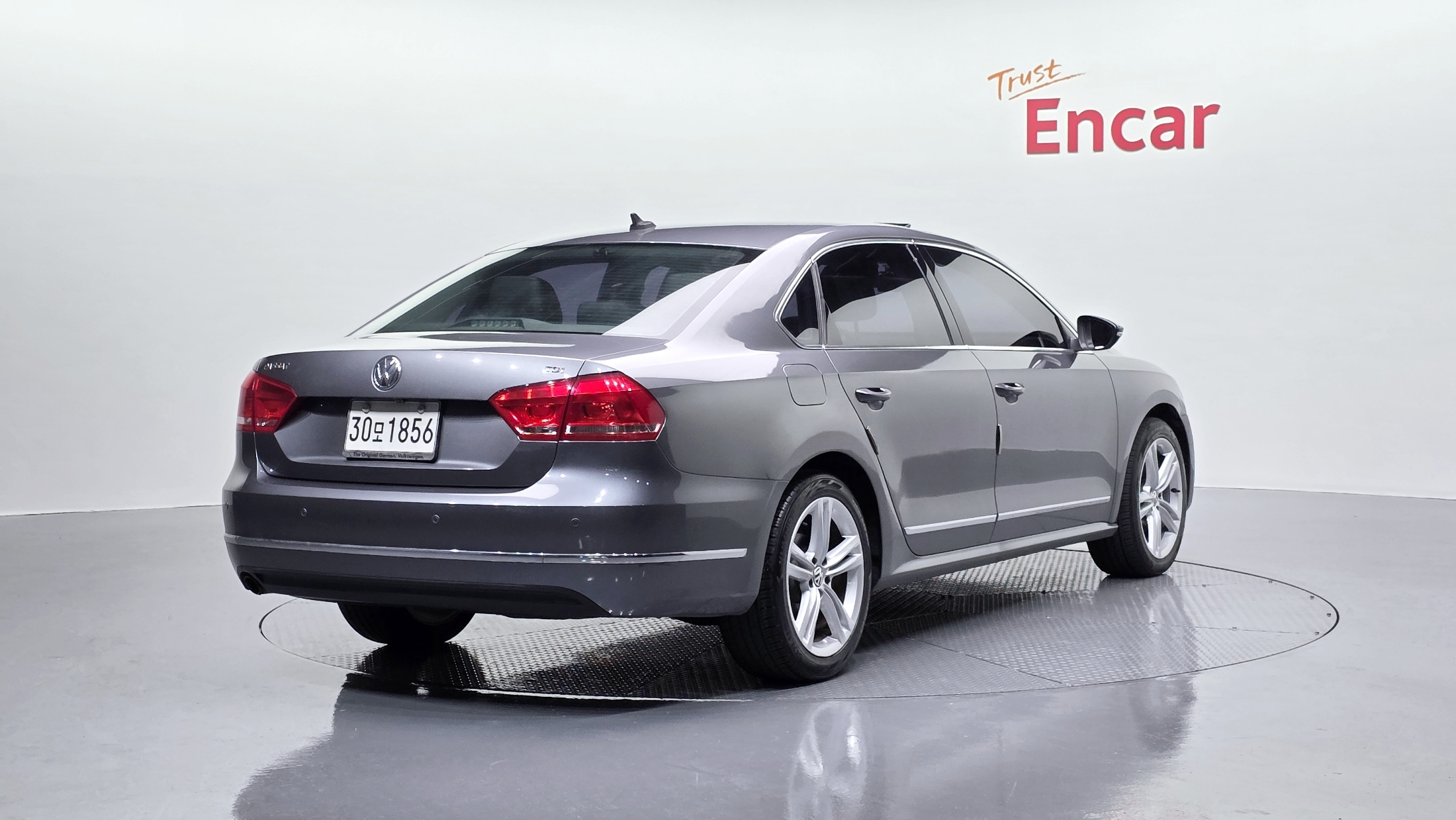 VOLKSWAGEN PASSAT photo 2
