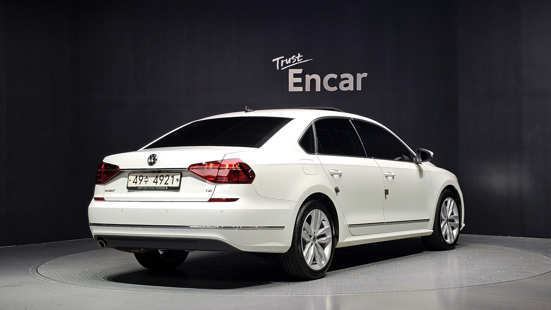 VOLKSWAGEN PASSAT photo 2