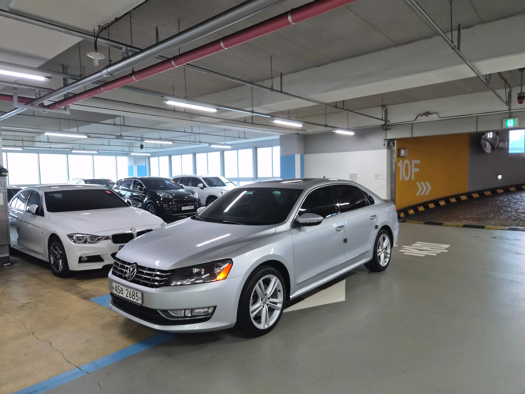 VOLKSWAGEN PASSAT photo 2