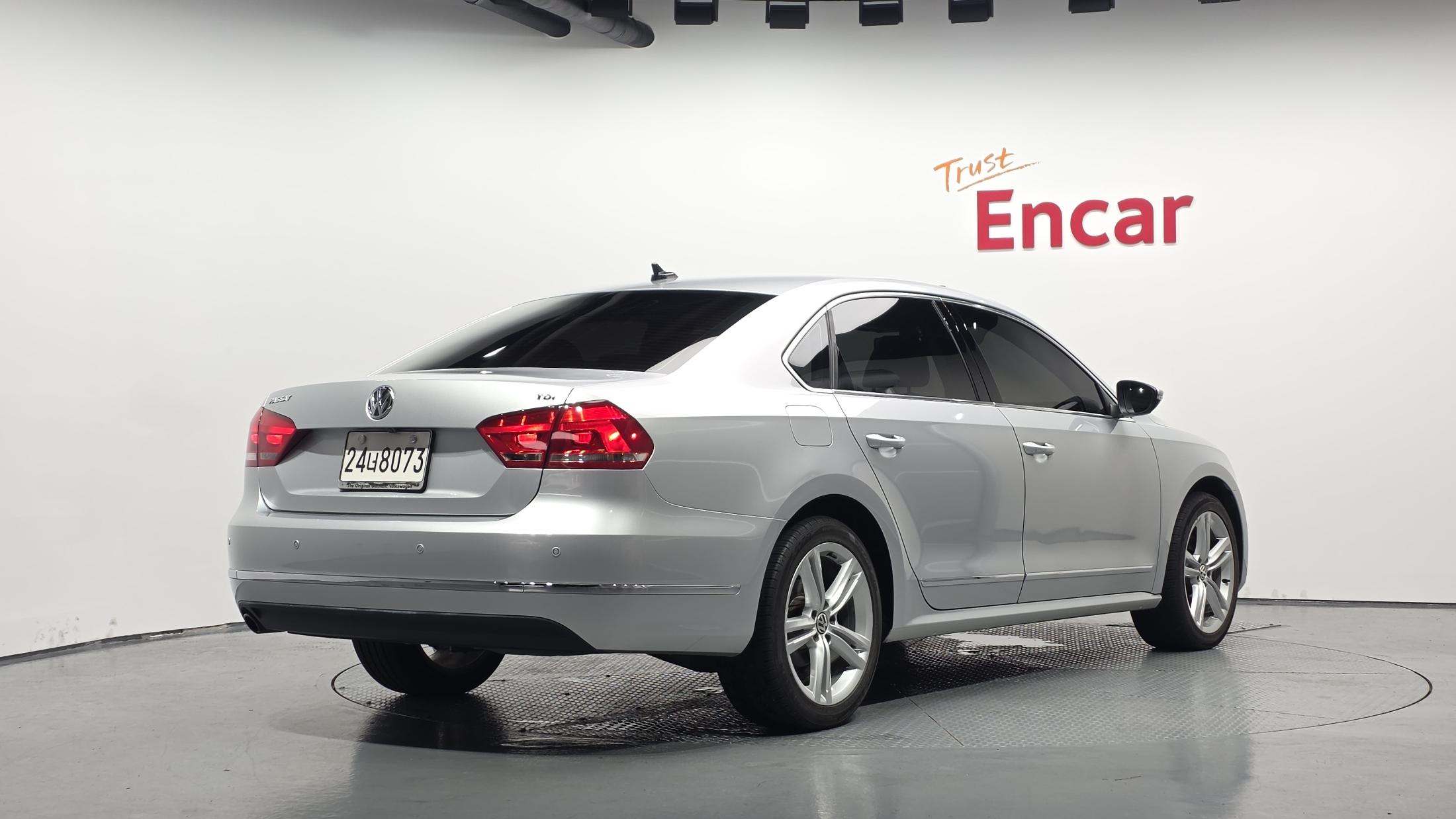 VOLKSWAGEN PASSAT photo 2