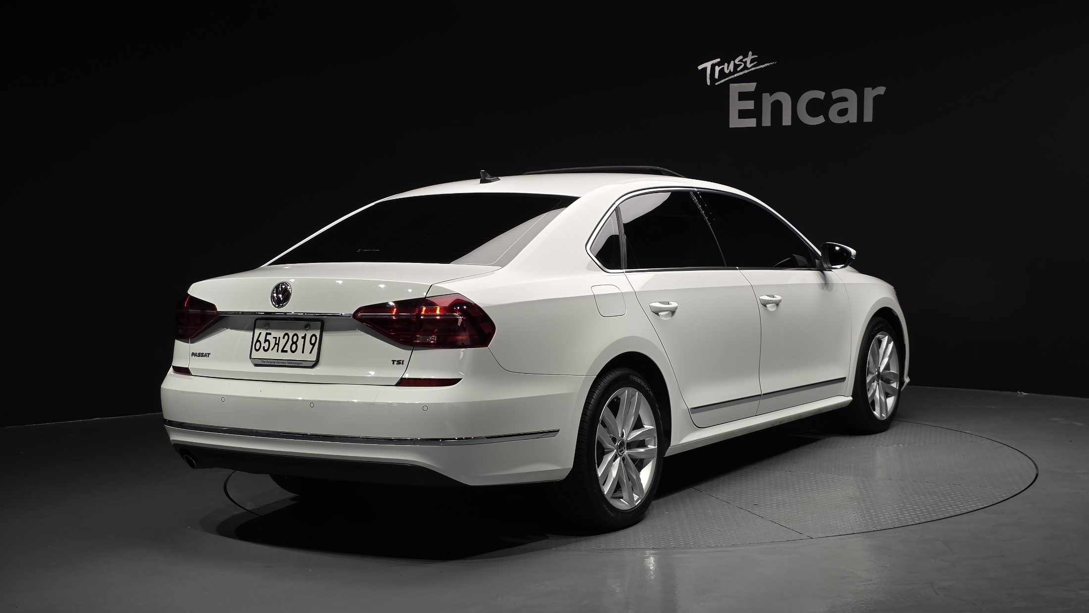 VOLKSWAGEN PASSAT photo 2