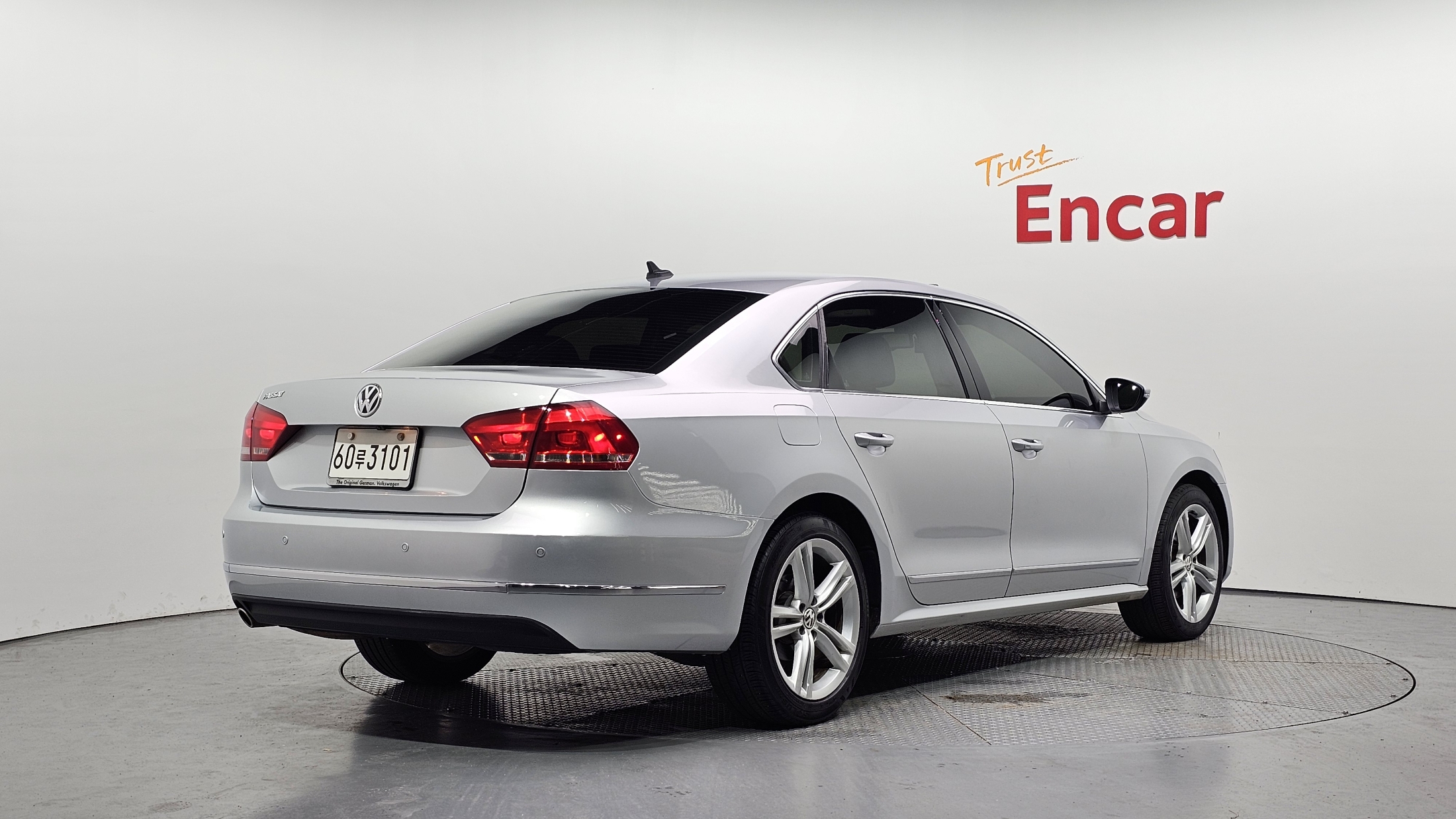 VOLKSWAGEN PASSAT photo 3