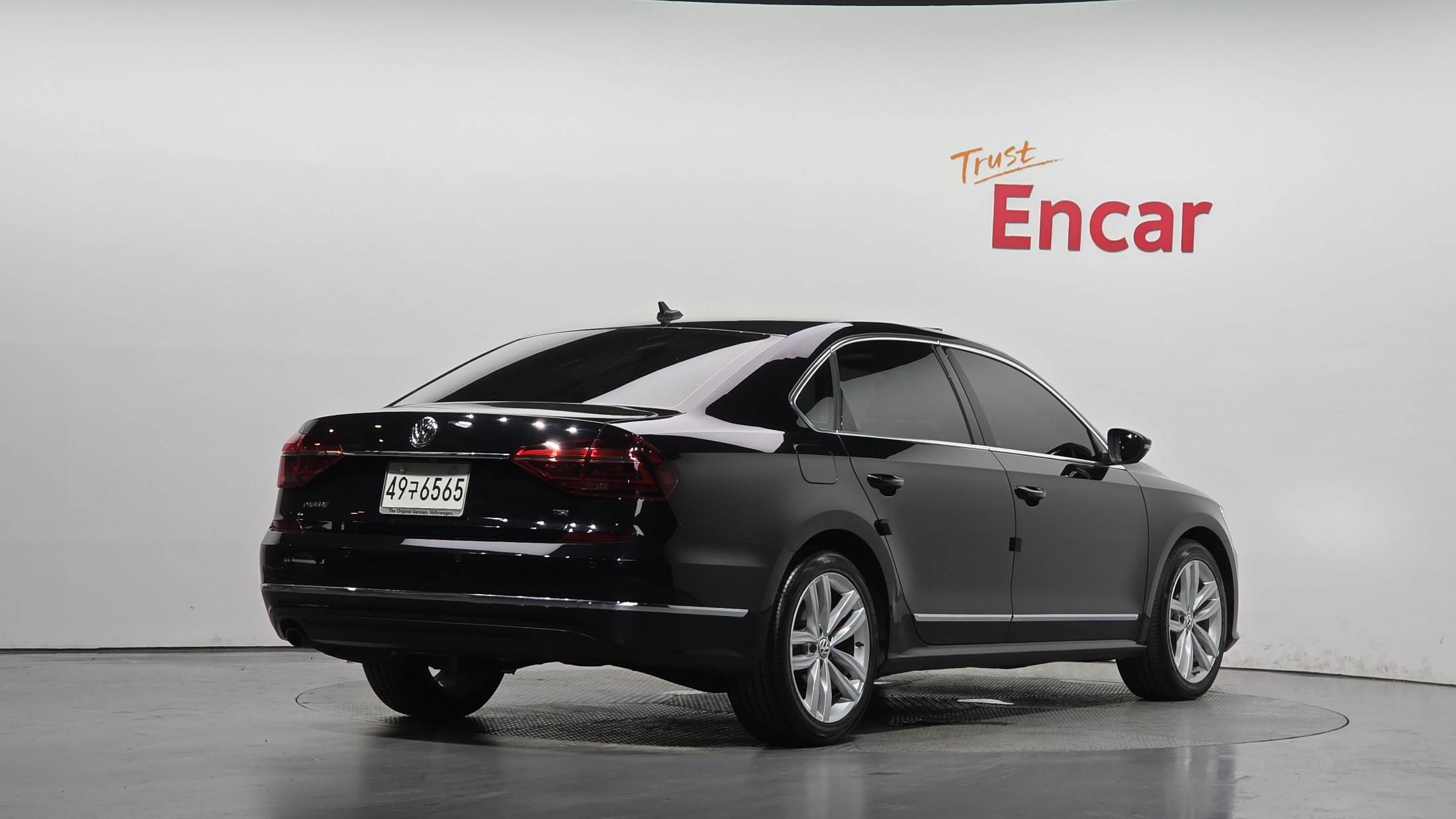 VOLKSWAGEN PASSAT photo 2