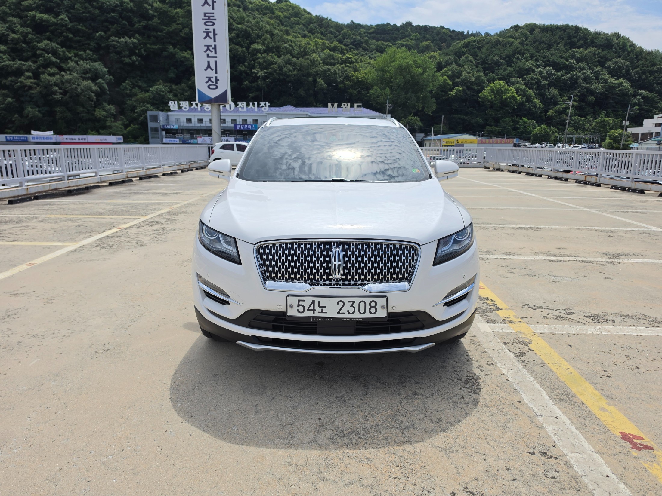 LINCOLN MKC photo 3