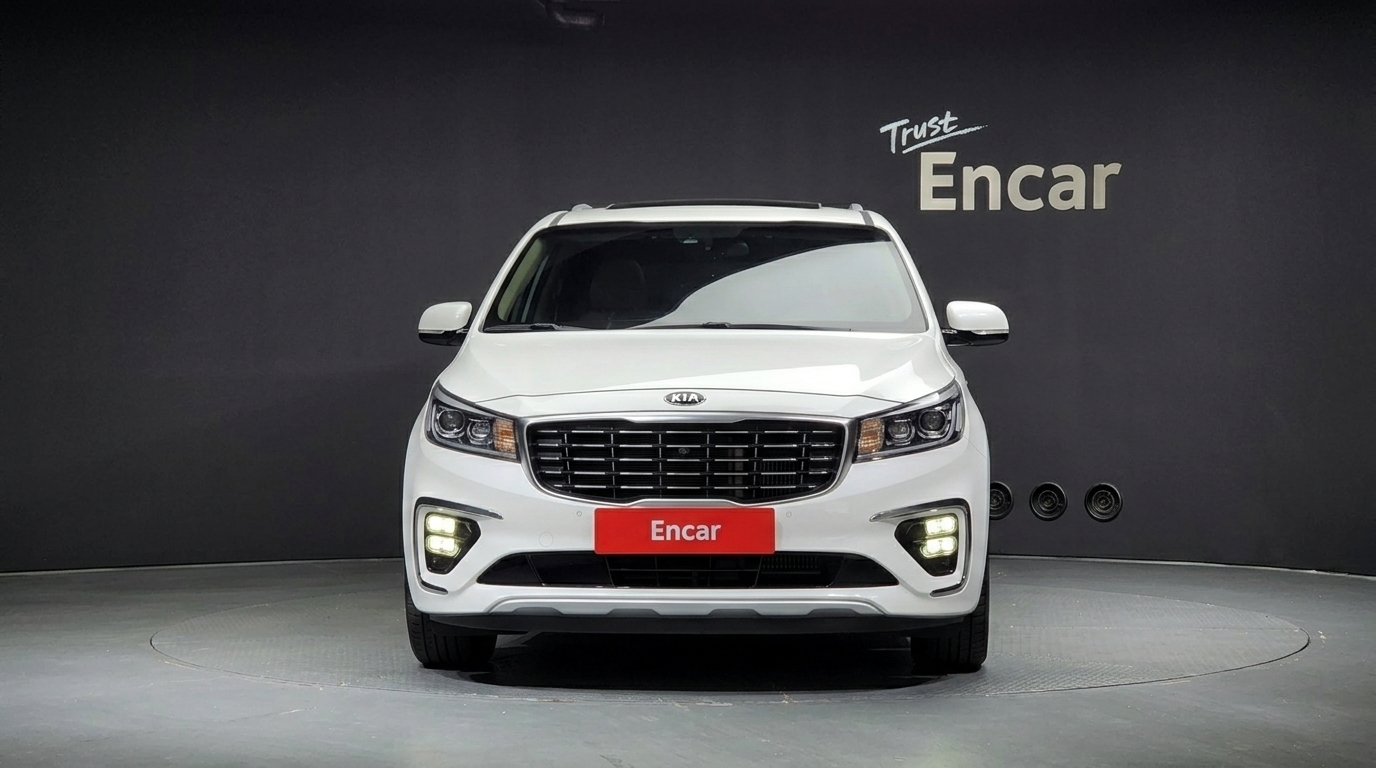 KIA CARNIVAL photo 3