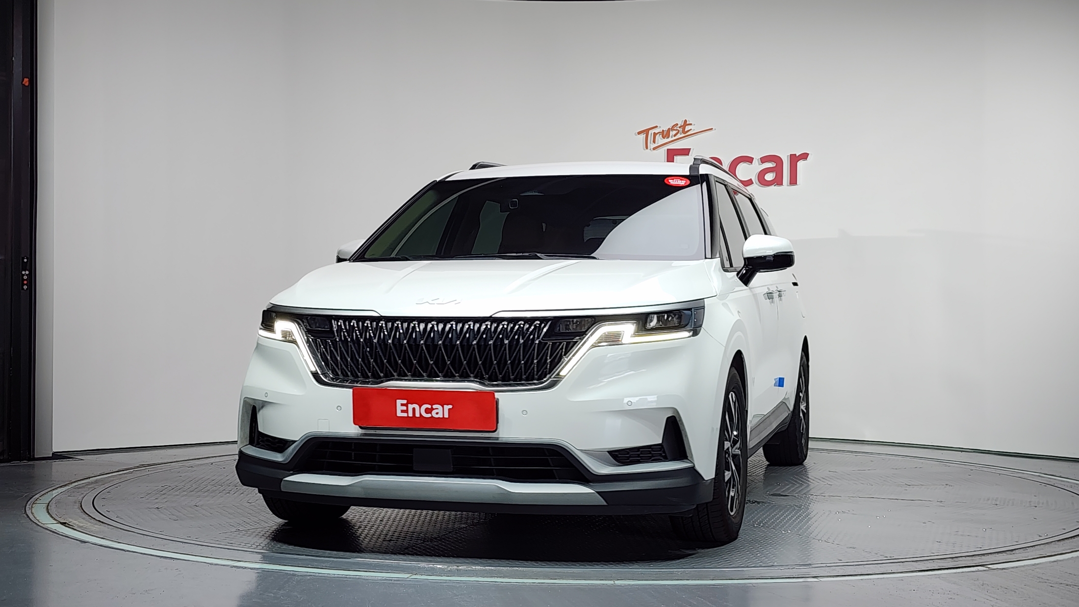 KIA CARNIVAL photo 3