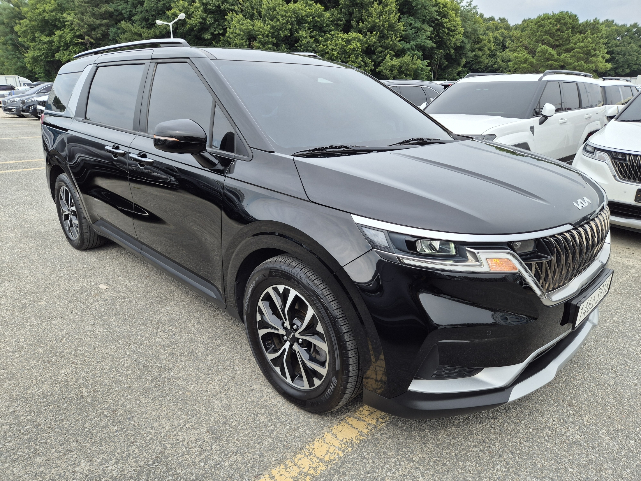 KIA CARNIVAL photo 3