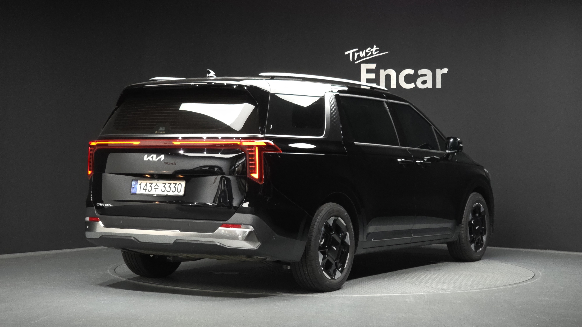 KIA CARNIVAL photo 2