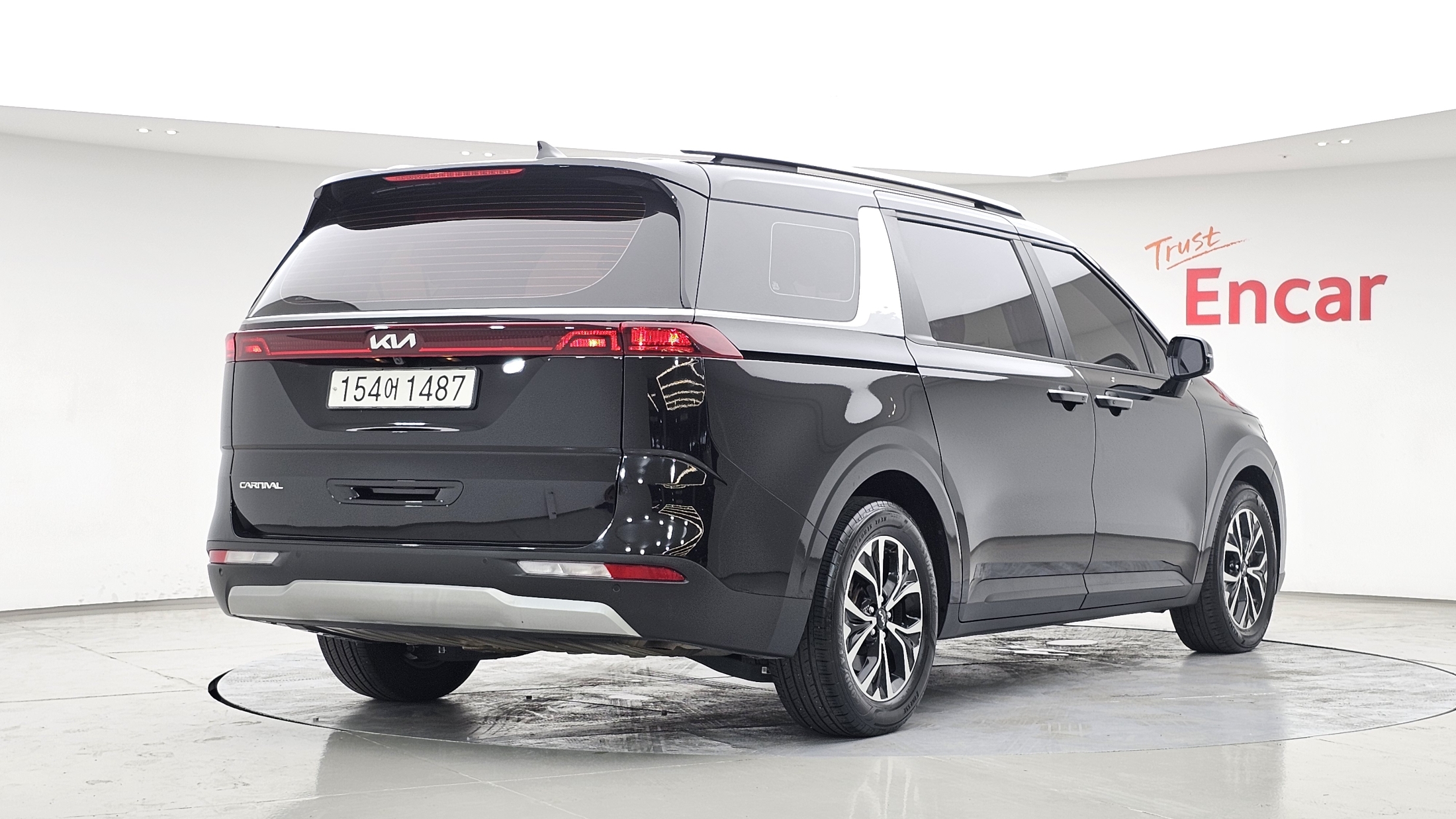 KIA CARNIVAL photo 2