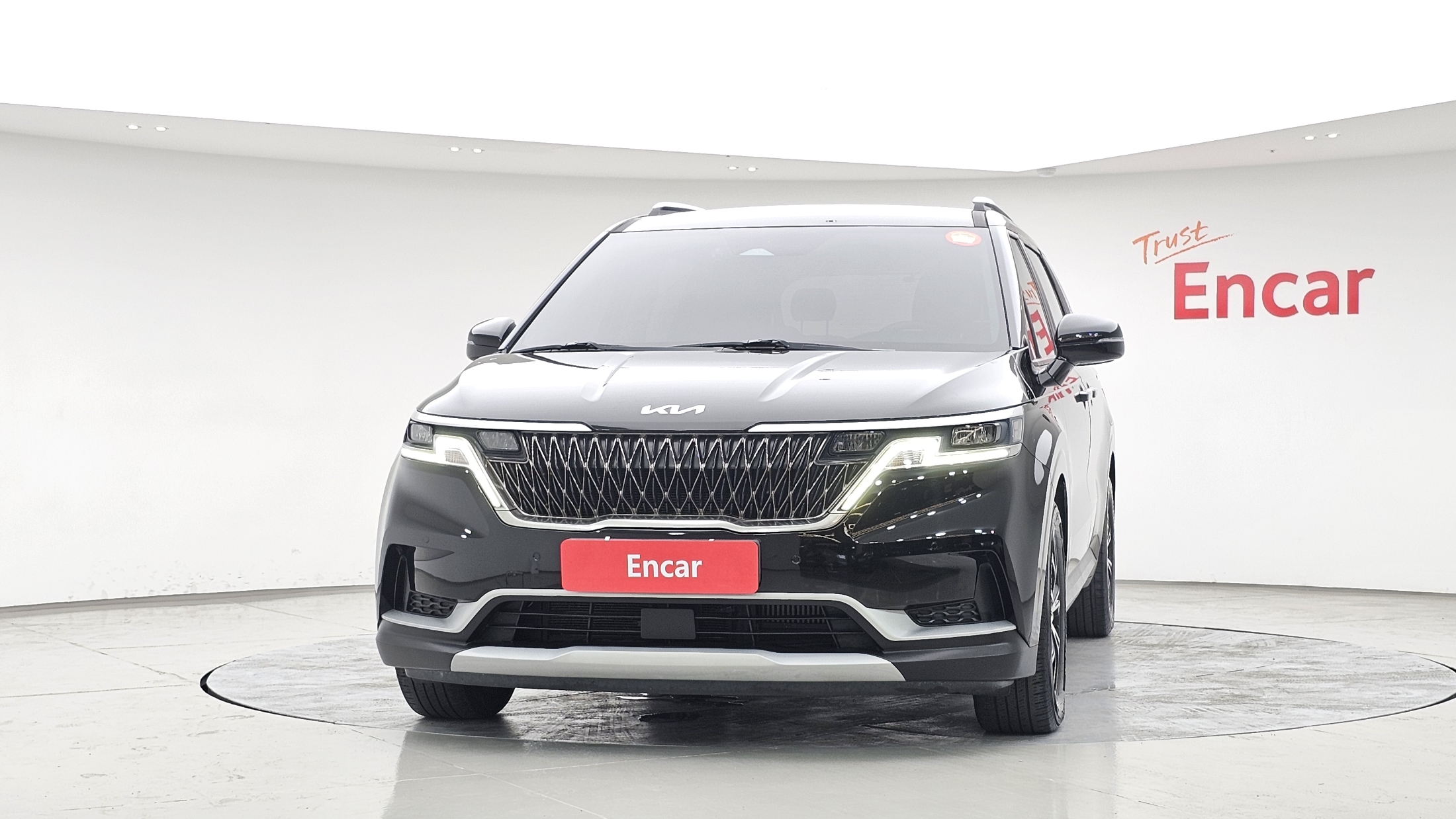 KIA CARNIVAL photo 3