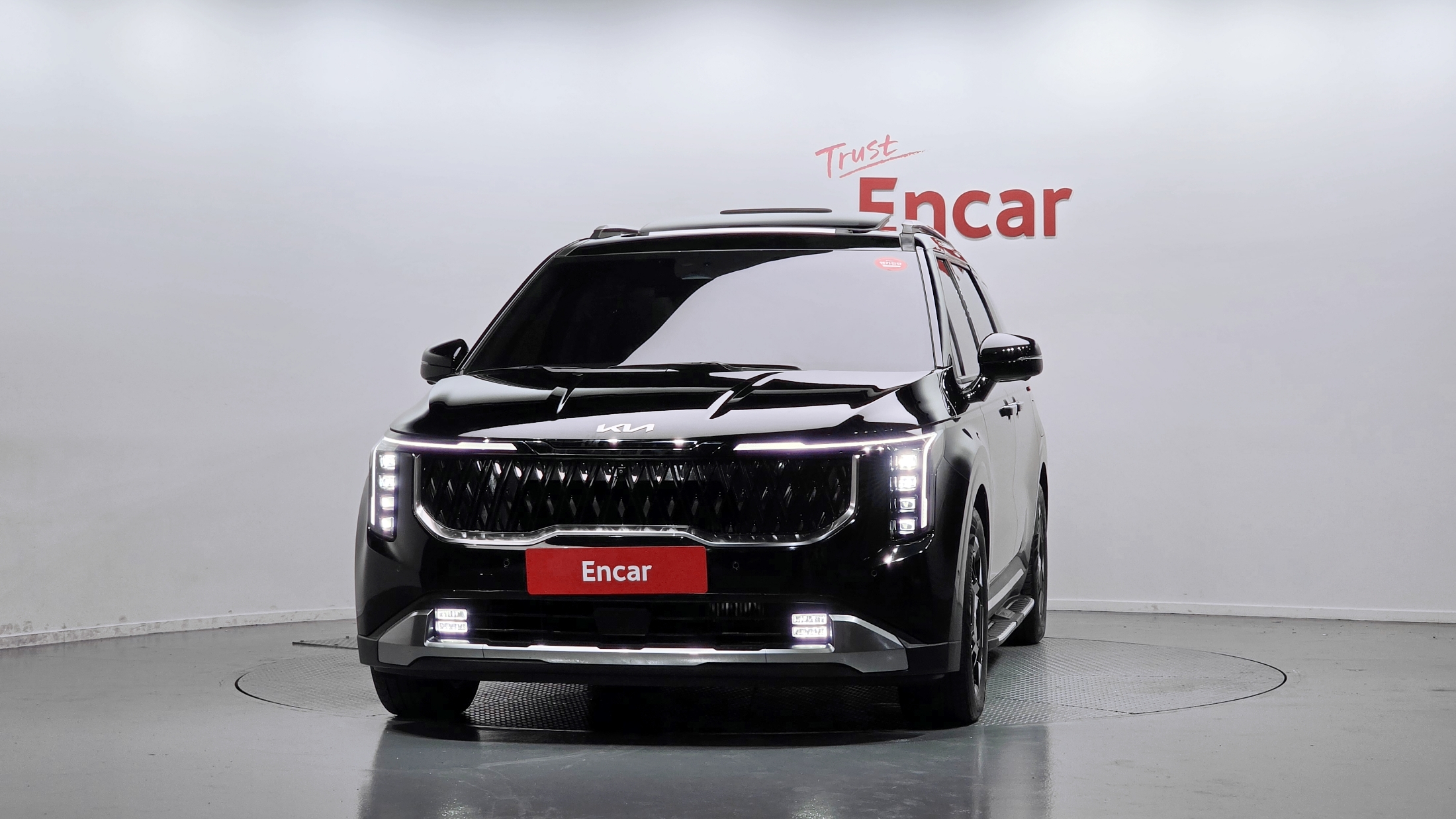 KIA CARNIVAL photo 3