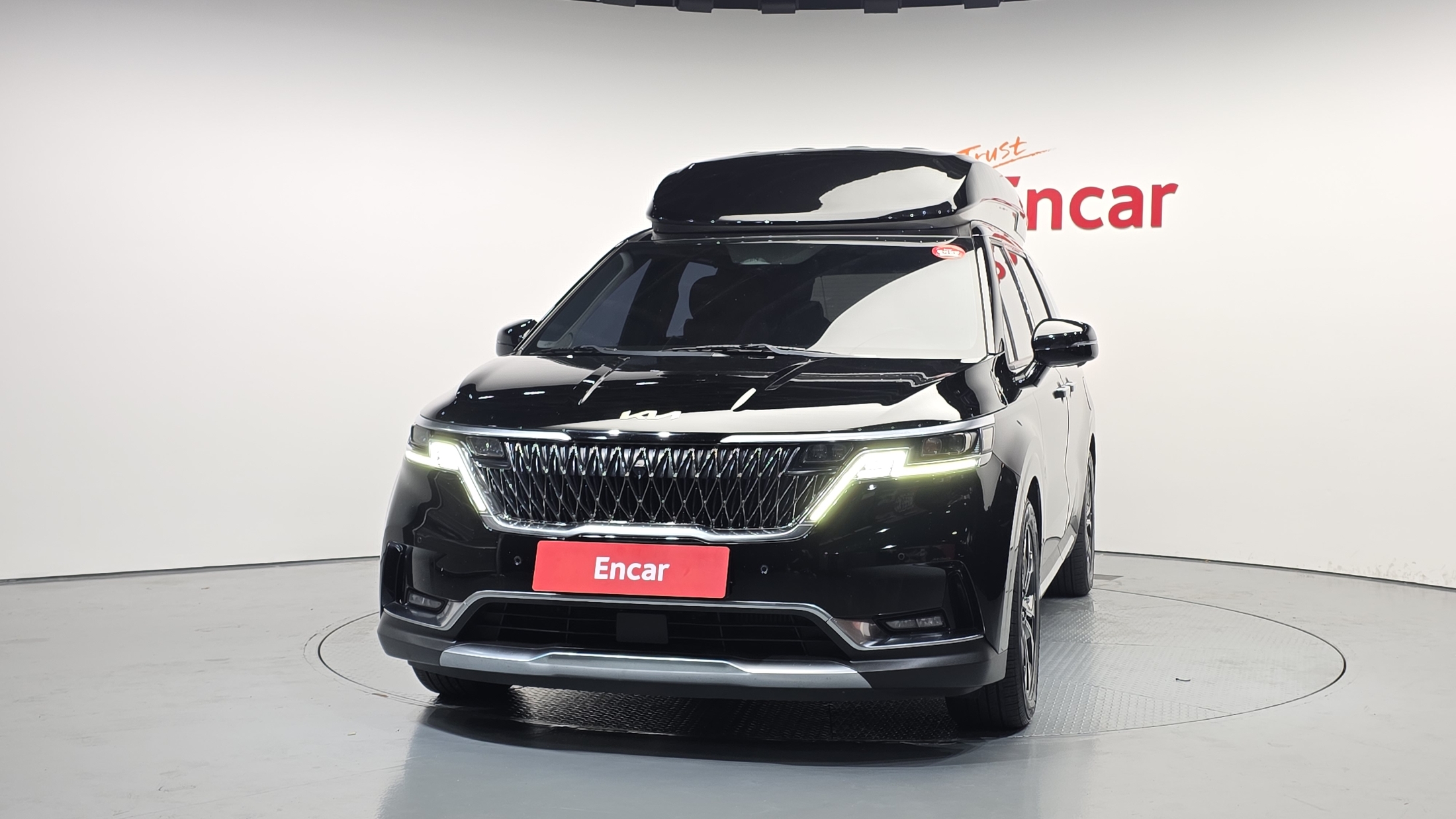 KIA CARNIVAL photo 3