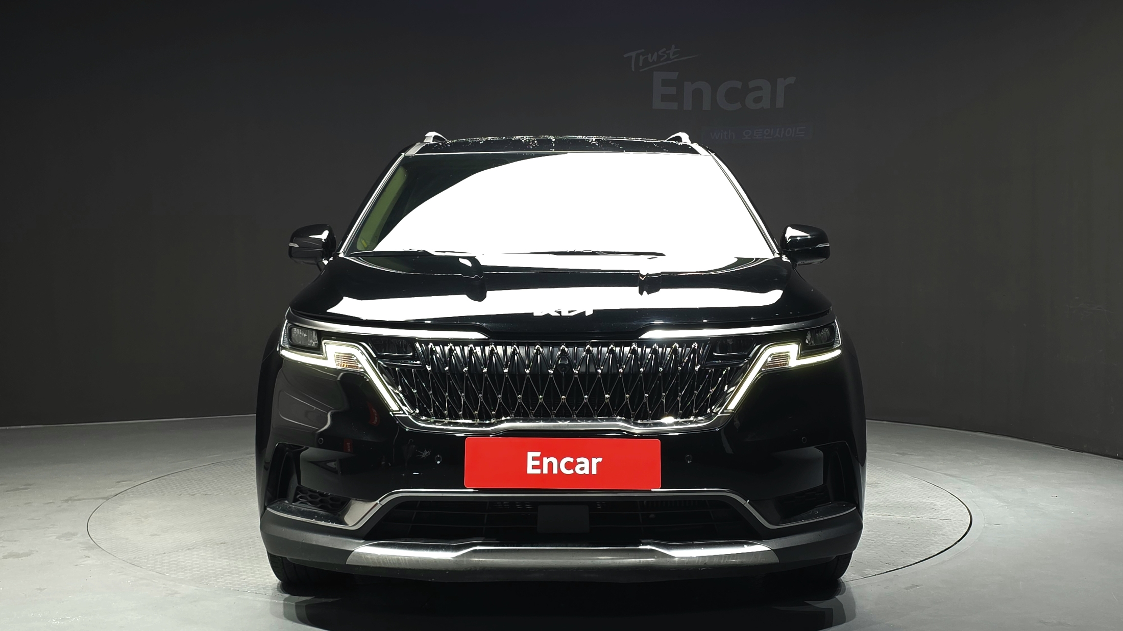 KIA CARNIVAL photo 3