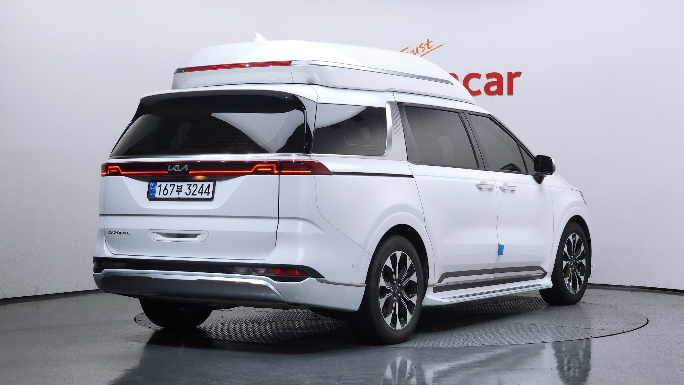 KIA CARNIVAL photo 2