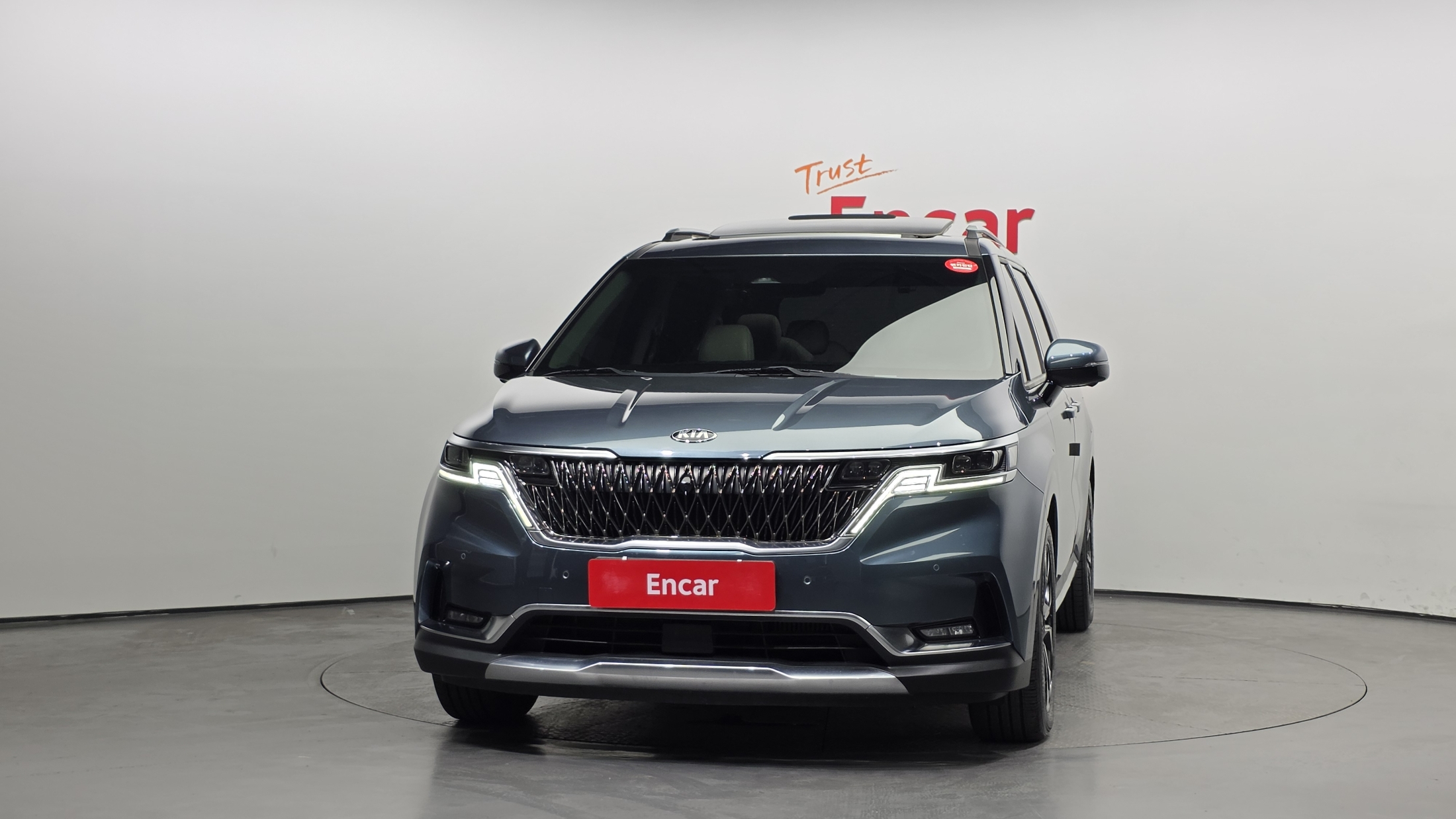 KIA CARNIVAL photo 3