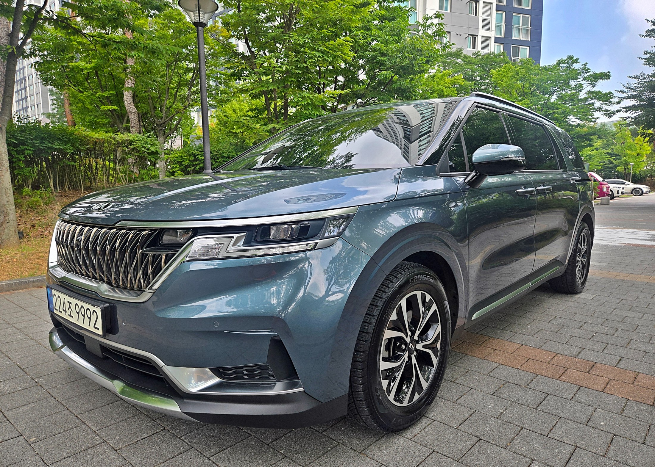 KIA CARNIVAL