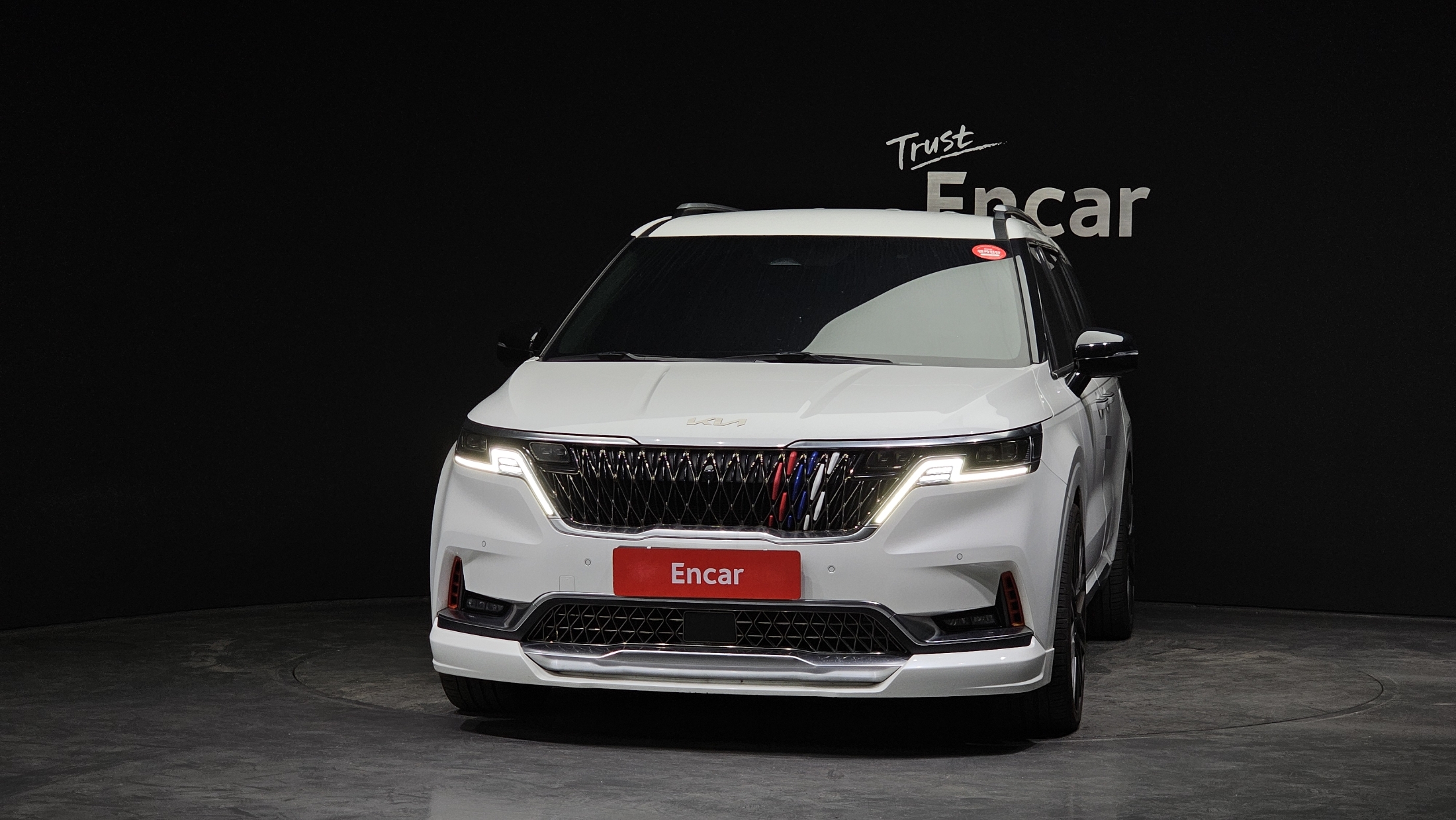 KIA CARNIVAL photo 3