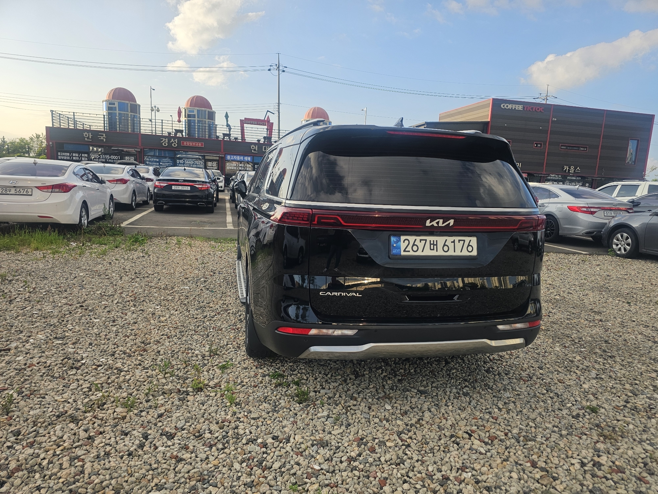 KIA CARNIVAL photo 3