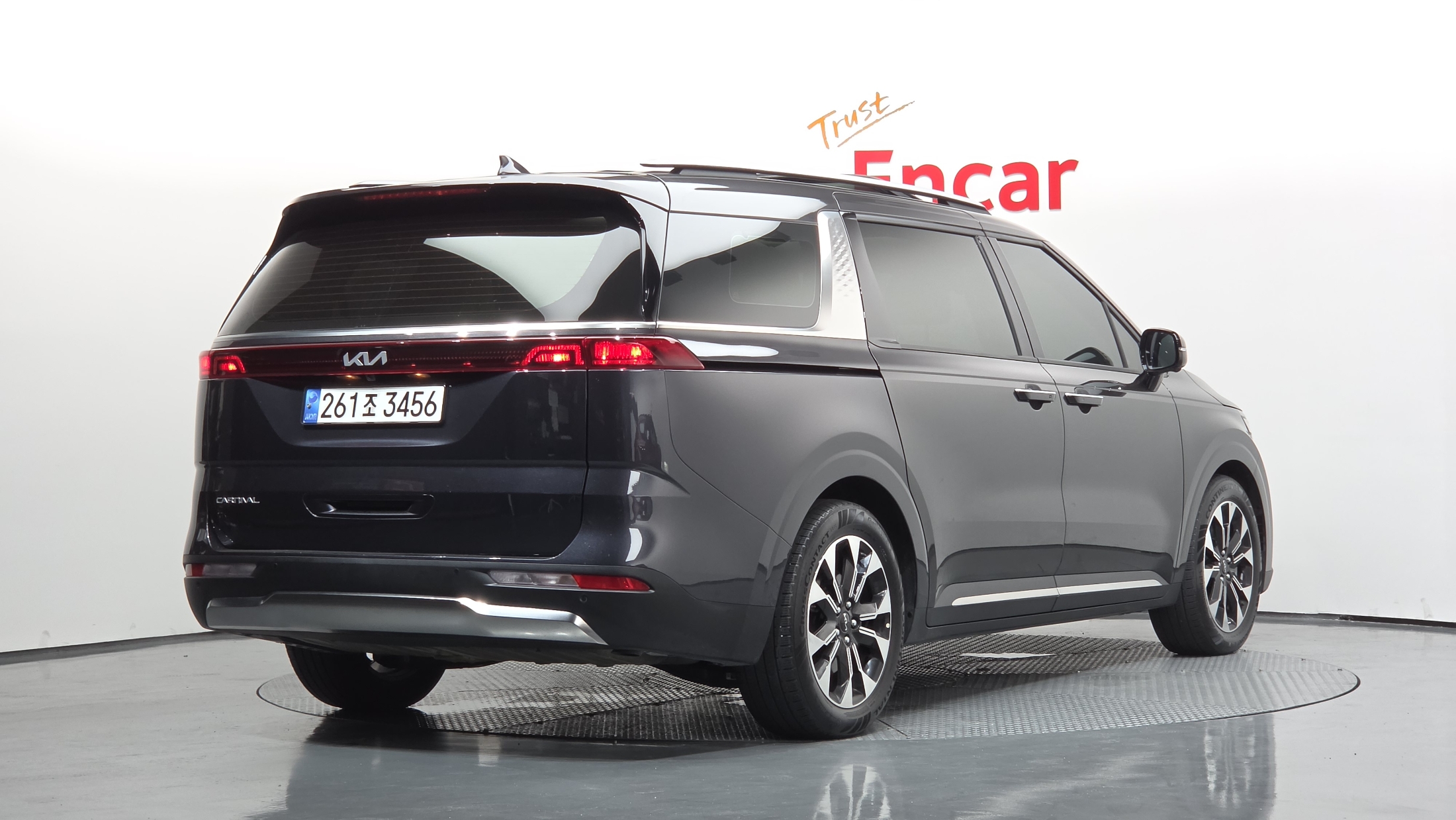 KIA CARNIVAL photo 2