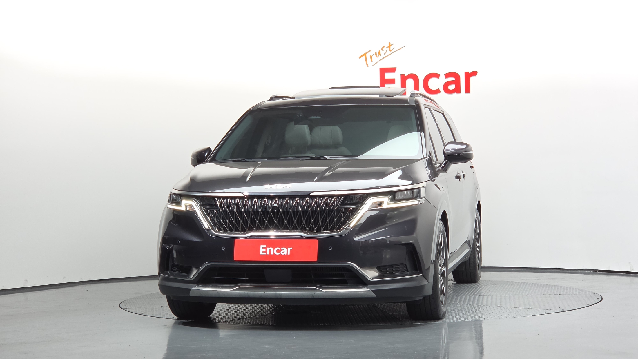 KIA CARNIVAL photo 3