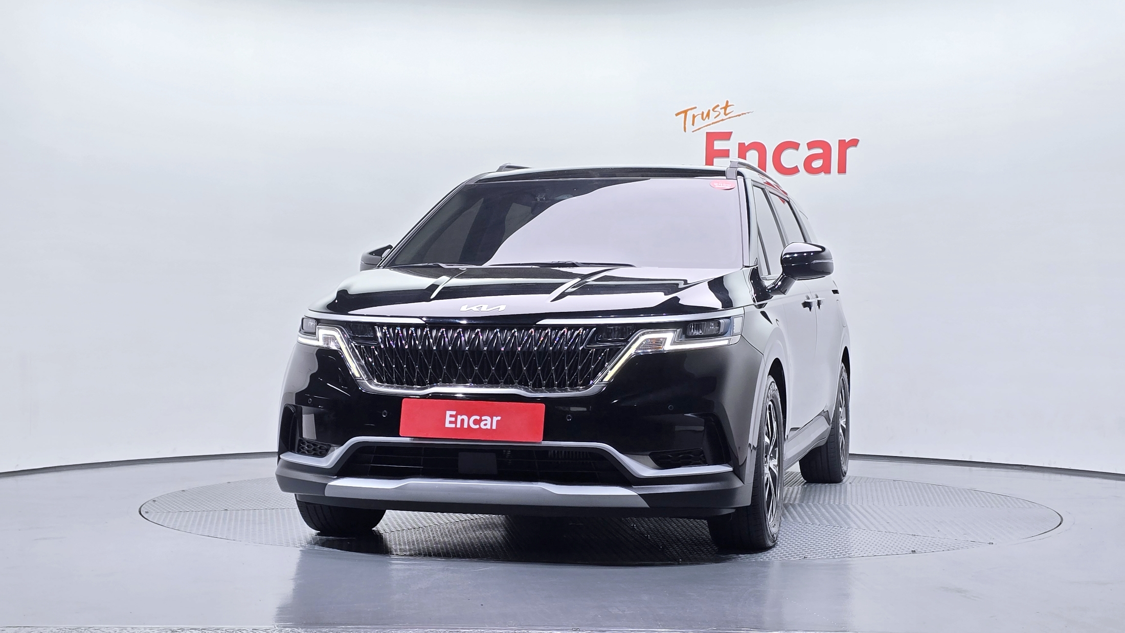 KIA CARNIVAL photo 3