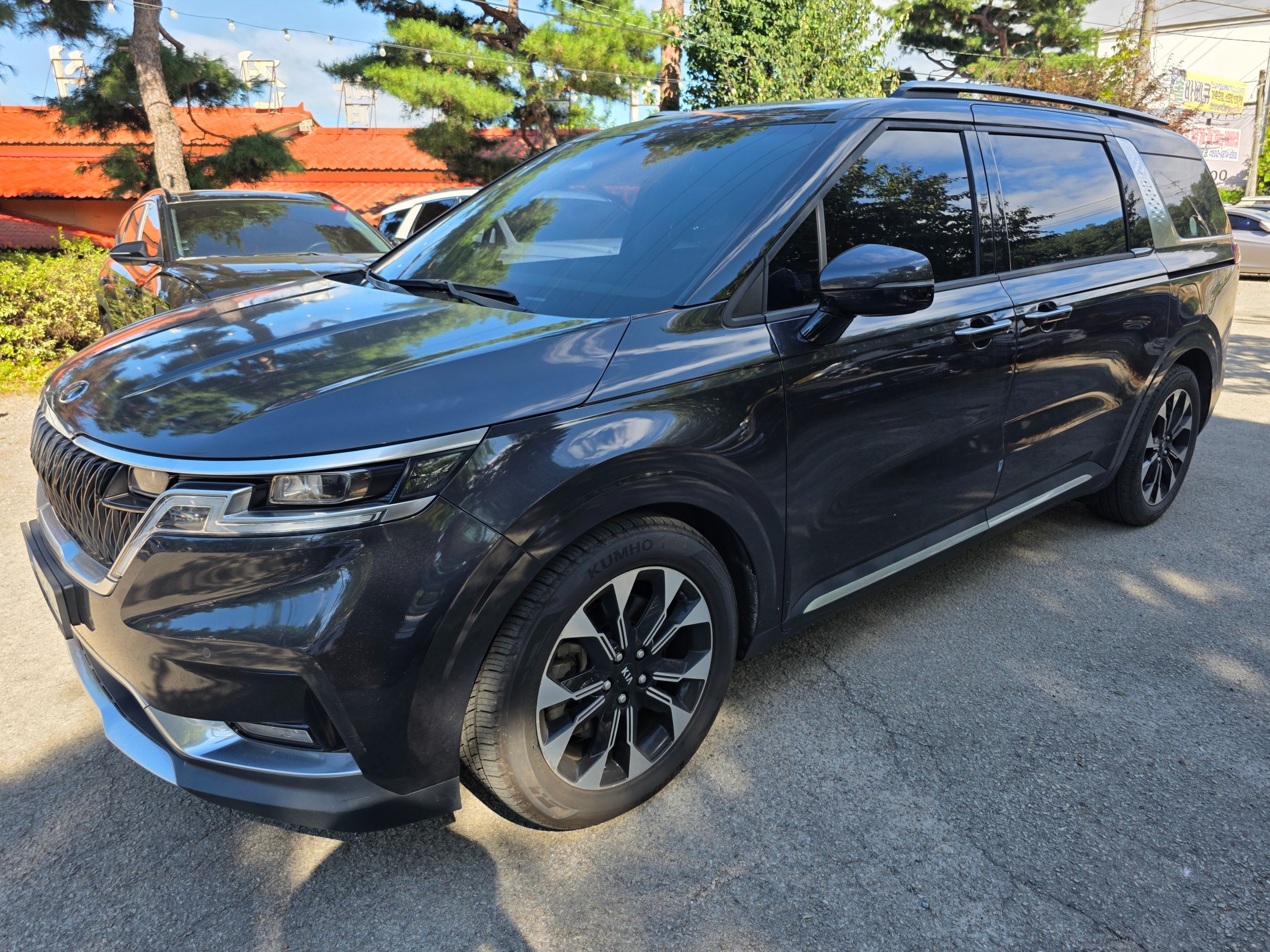 KIA CARNIVAL photo 2