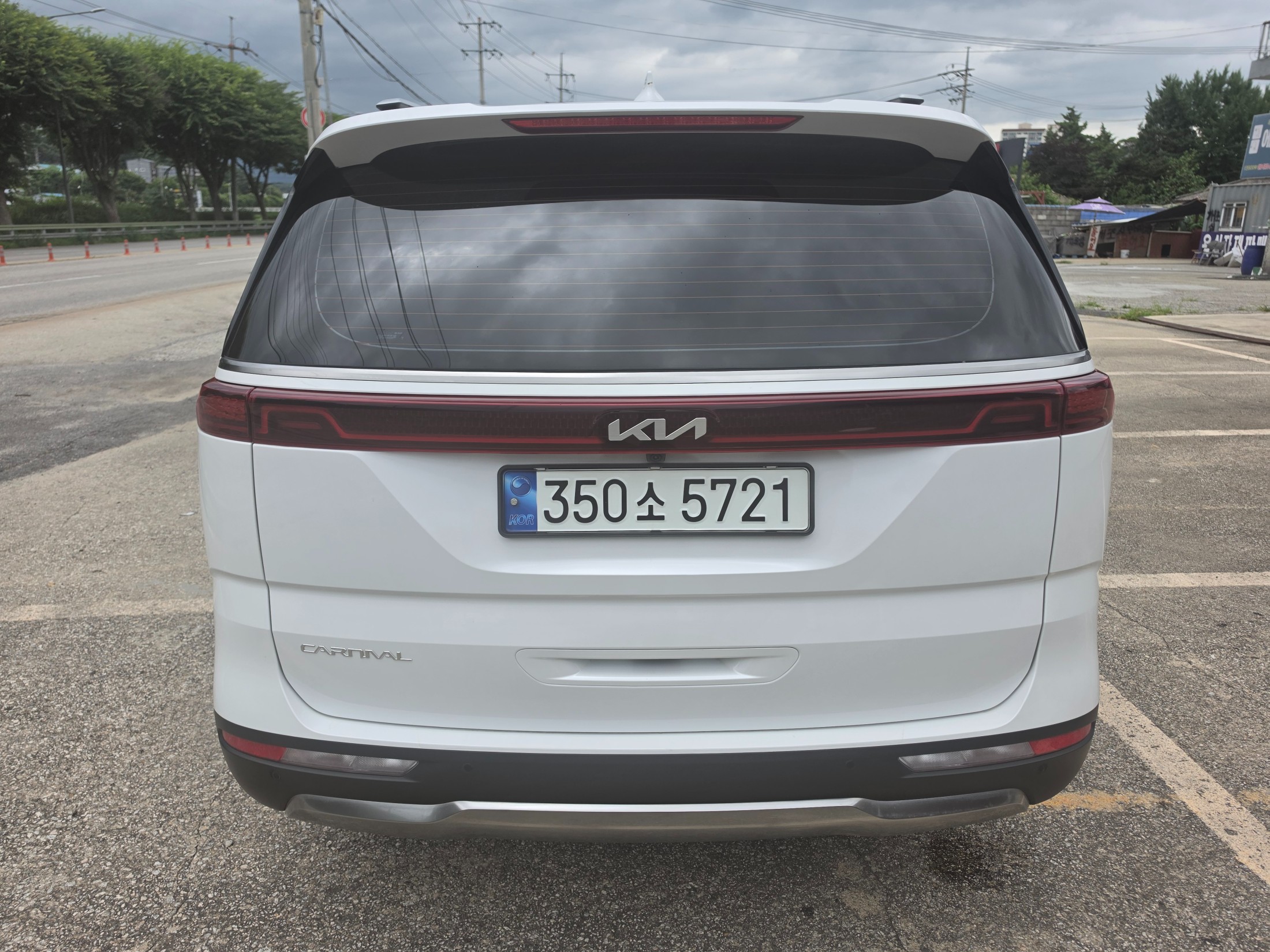 KIA CARNIVAL photo 2