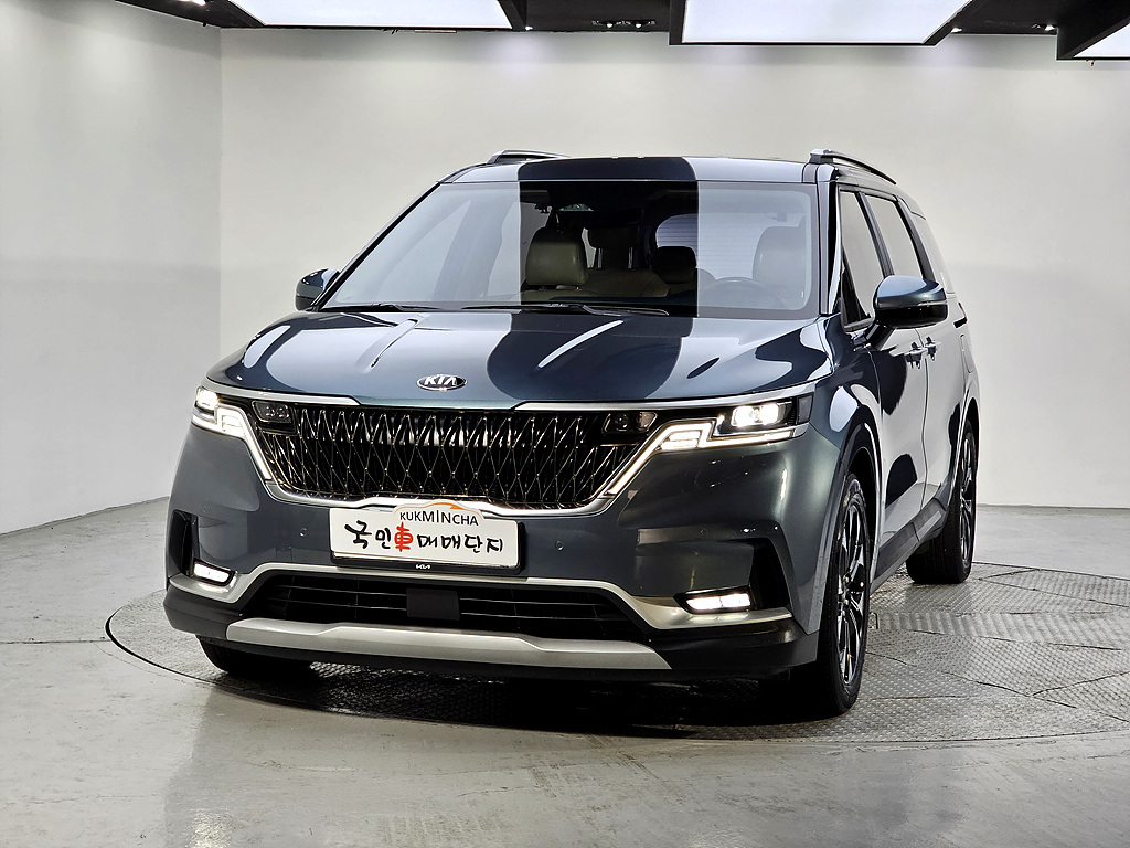 KIA CARNIVAL photo 2