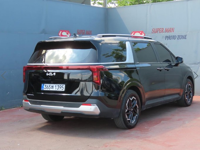 KIA CARNIVAL photo 3