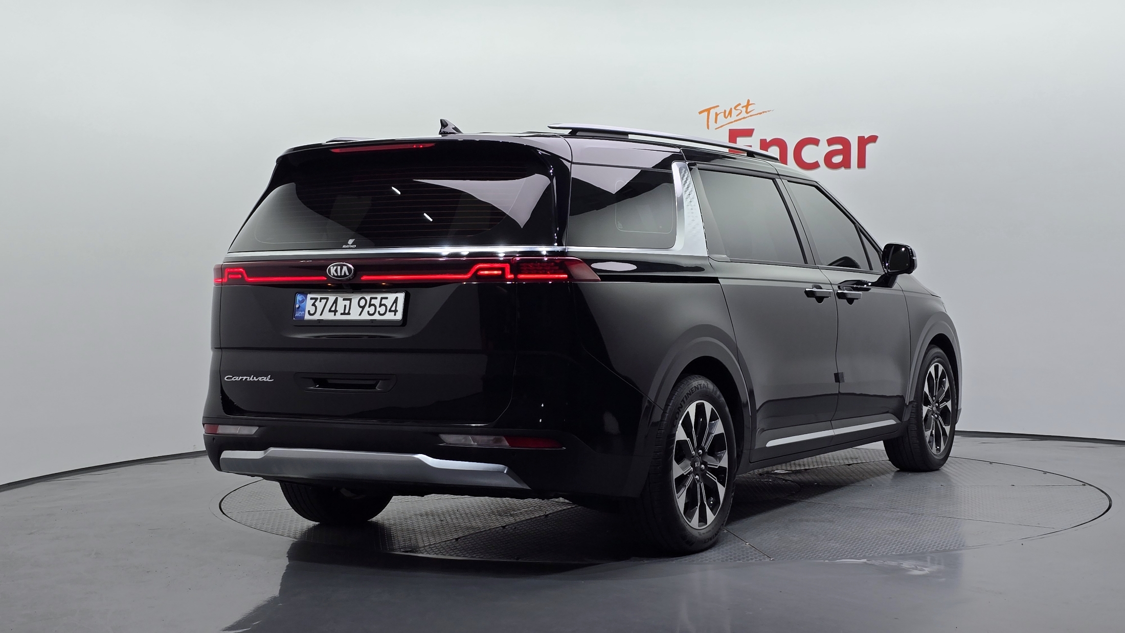 KIA CARNIVAL photo 2