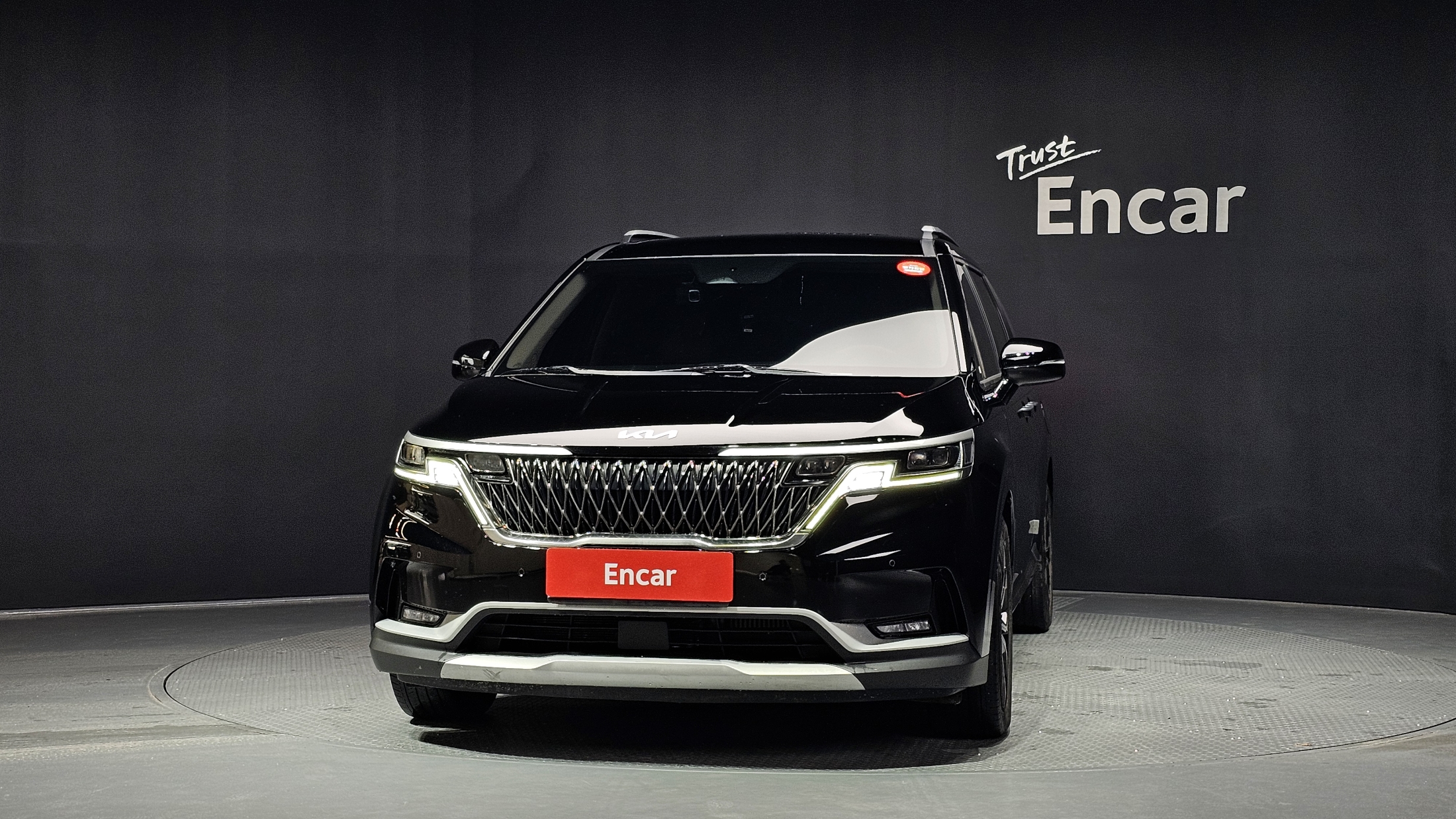 KIA CARNIVAL photo 3